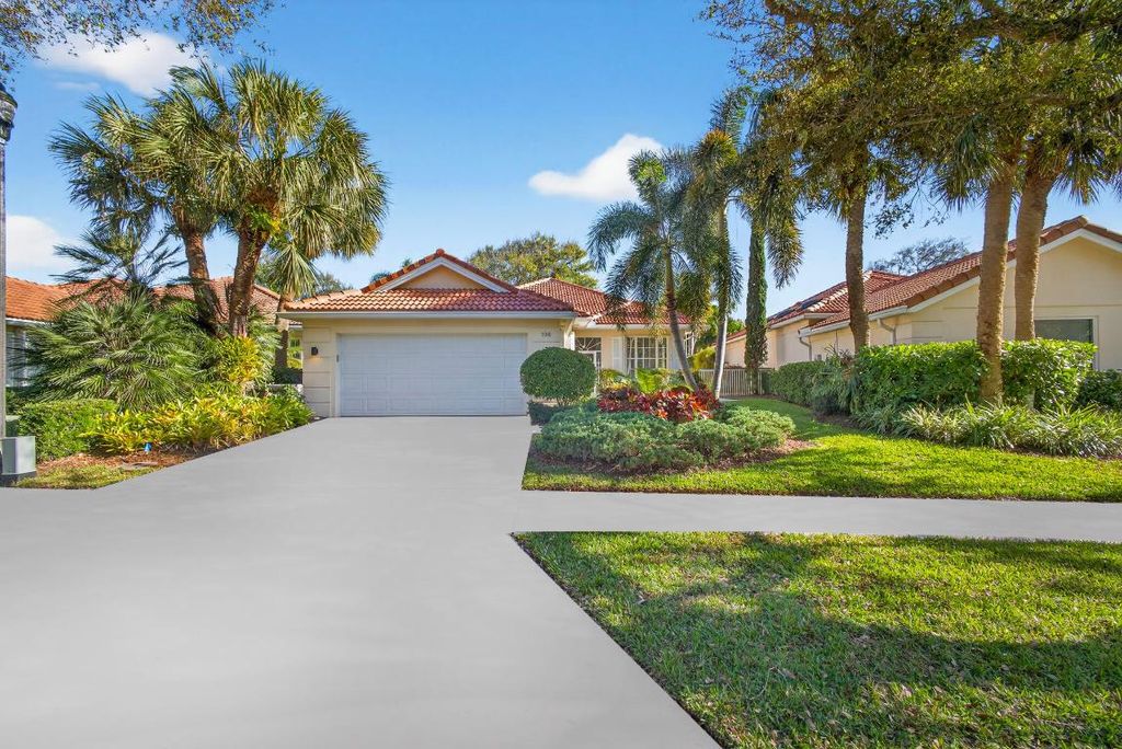 Photo of 520 E Tall Oaks Drive, Palm Beach Gardens, FL 33410 (MLS # R11145024)