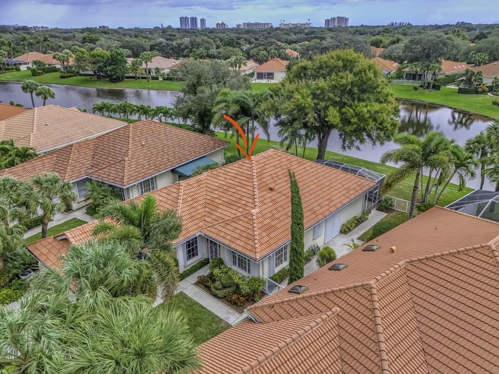 Photo of 520 E Tall Oaks Drive, Palm Beach Gardens, FL 33410 (MLS # R11145024)