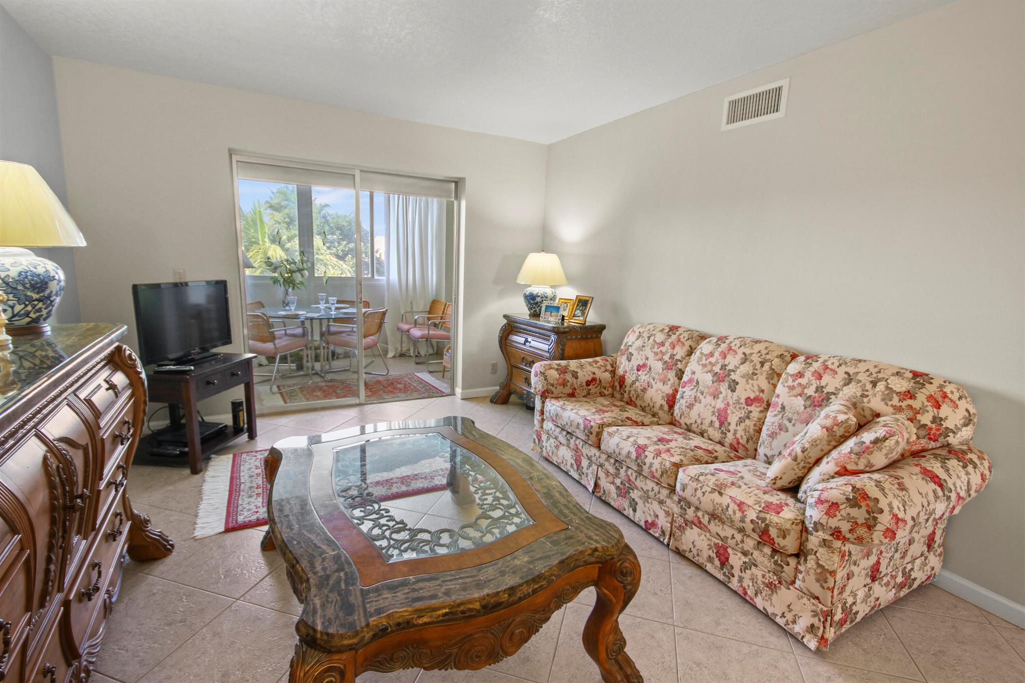 View photos, virtual tours, details... 230 Ne 26th Avenue N 317