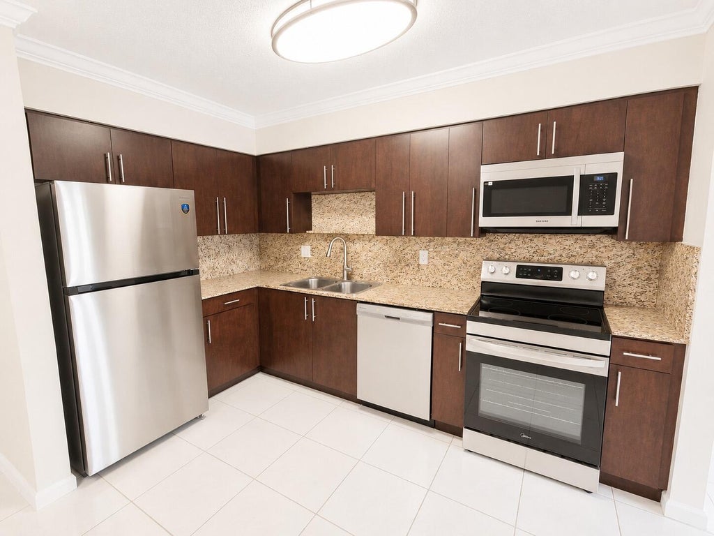 Photo of 3614 TAYLOR Street, Hollywood, FL 33021 (MLS # B26075748)