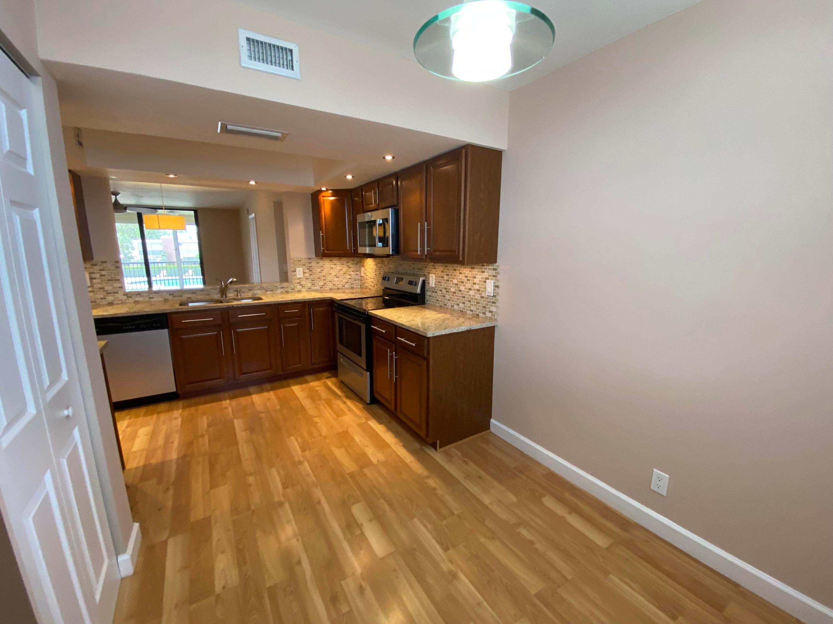 41 OF PALM SPRINGS 3 CONDO - Residential Lease