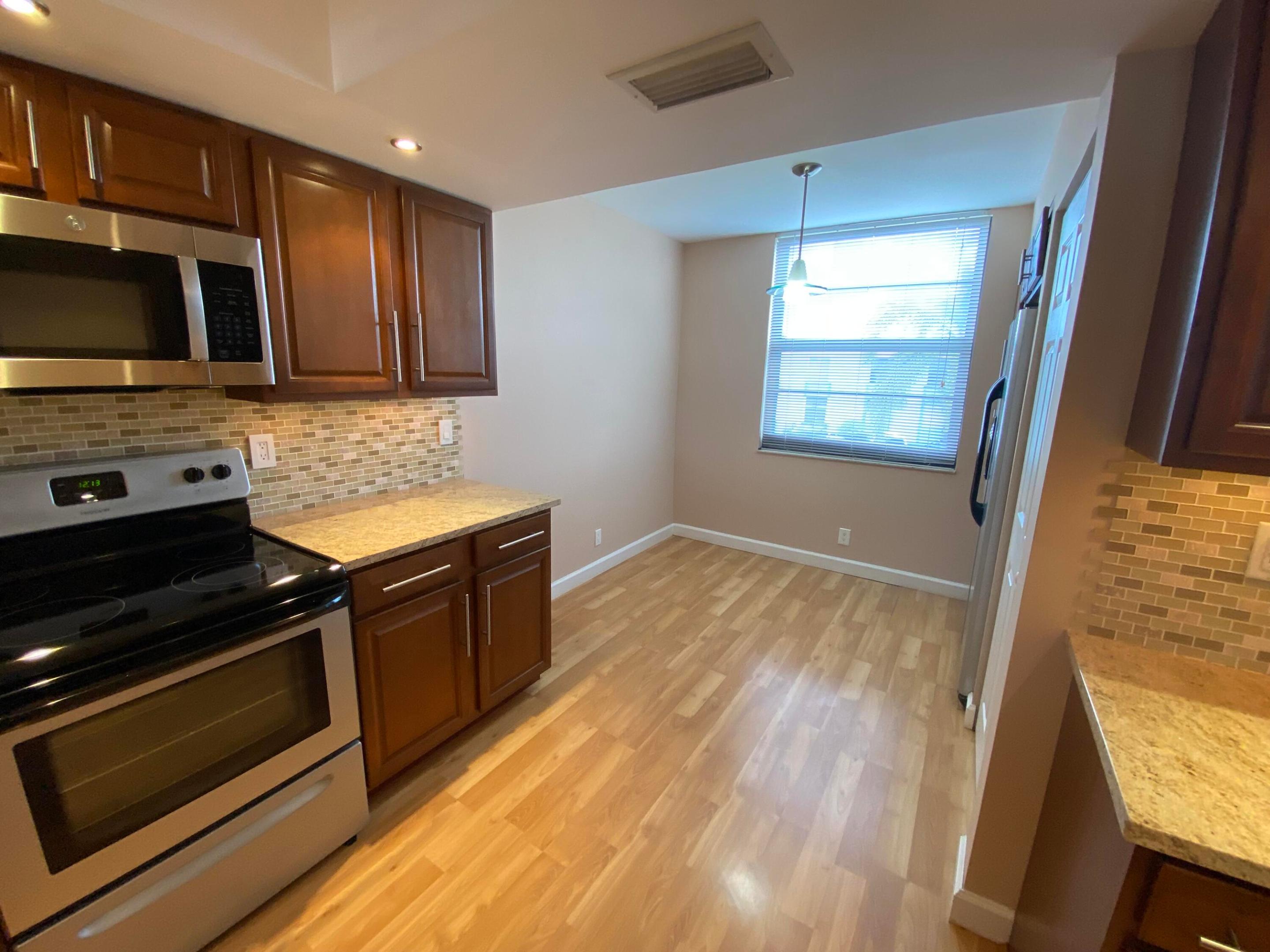 41 OF PALM SPRINGS 3 CONDO - Residential Lease