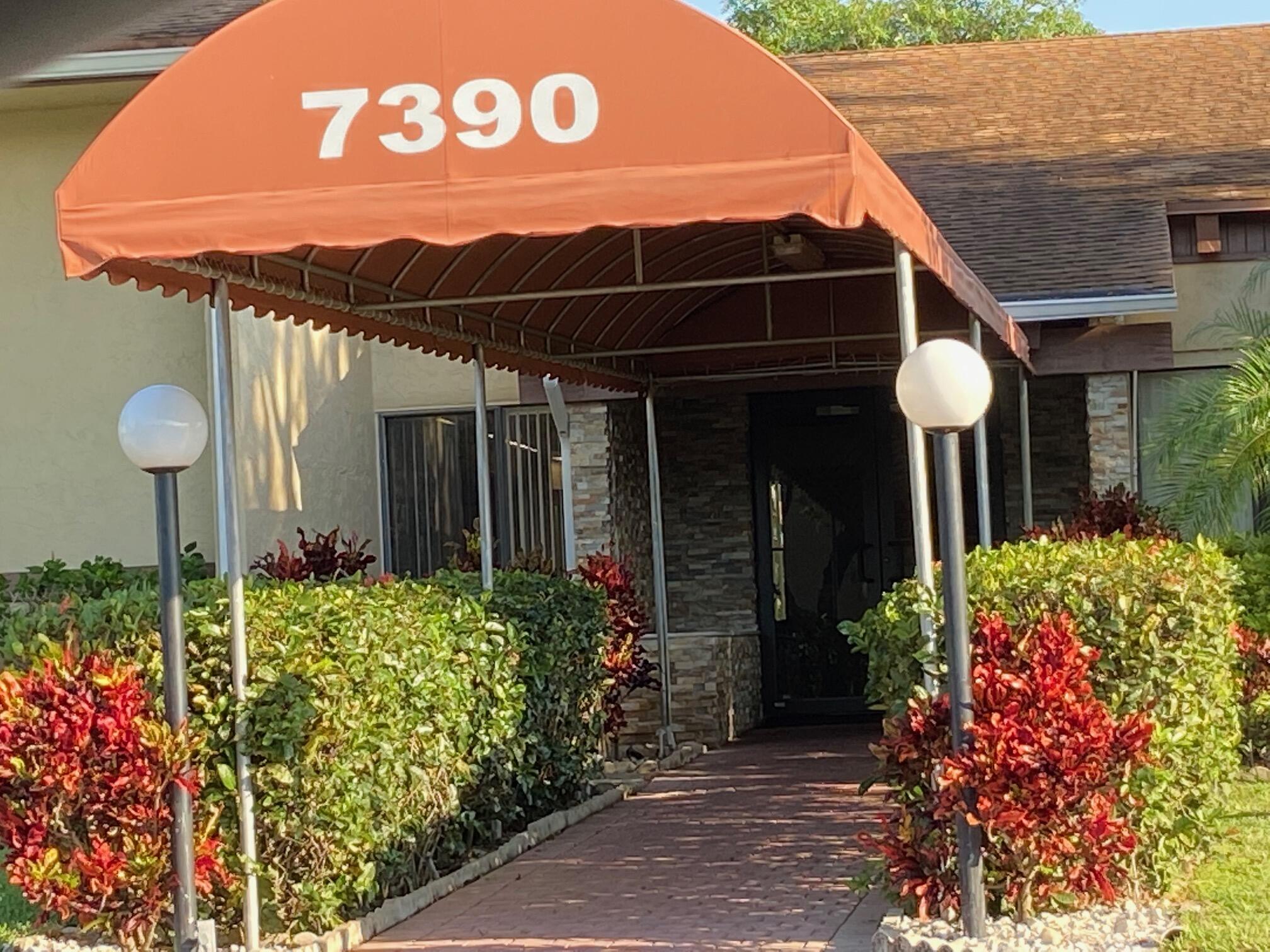 41 OF PALM SPRINGS 3 CONDO - Residential Lease