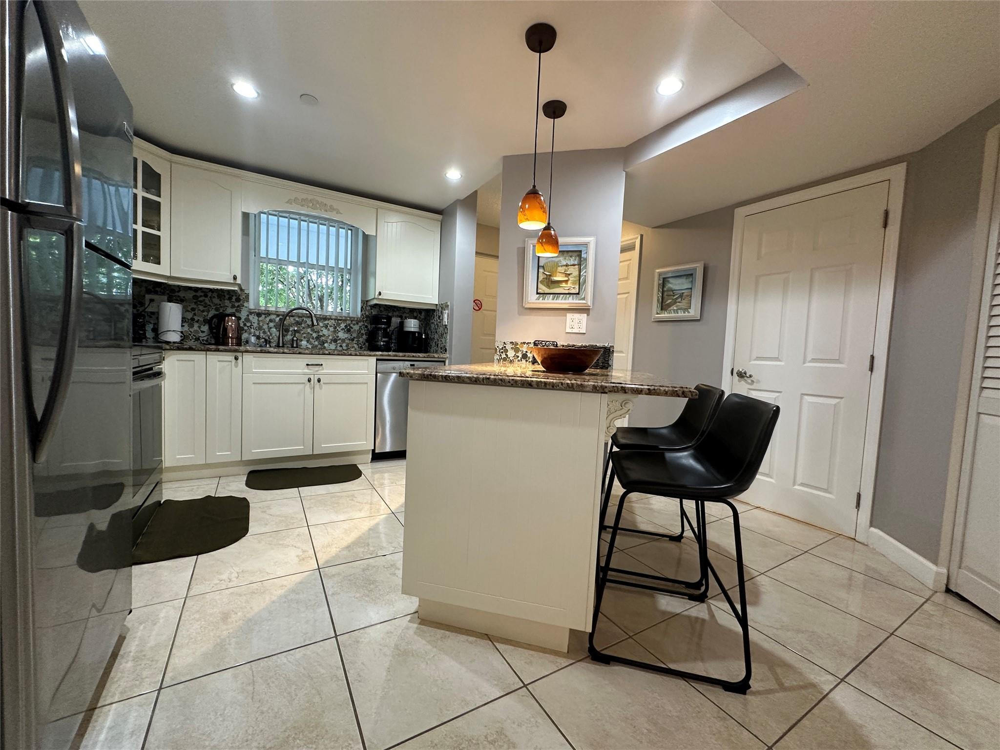 Le Frontenac Condo - Residential Lease