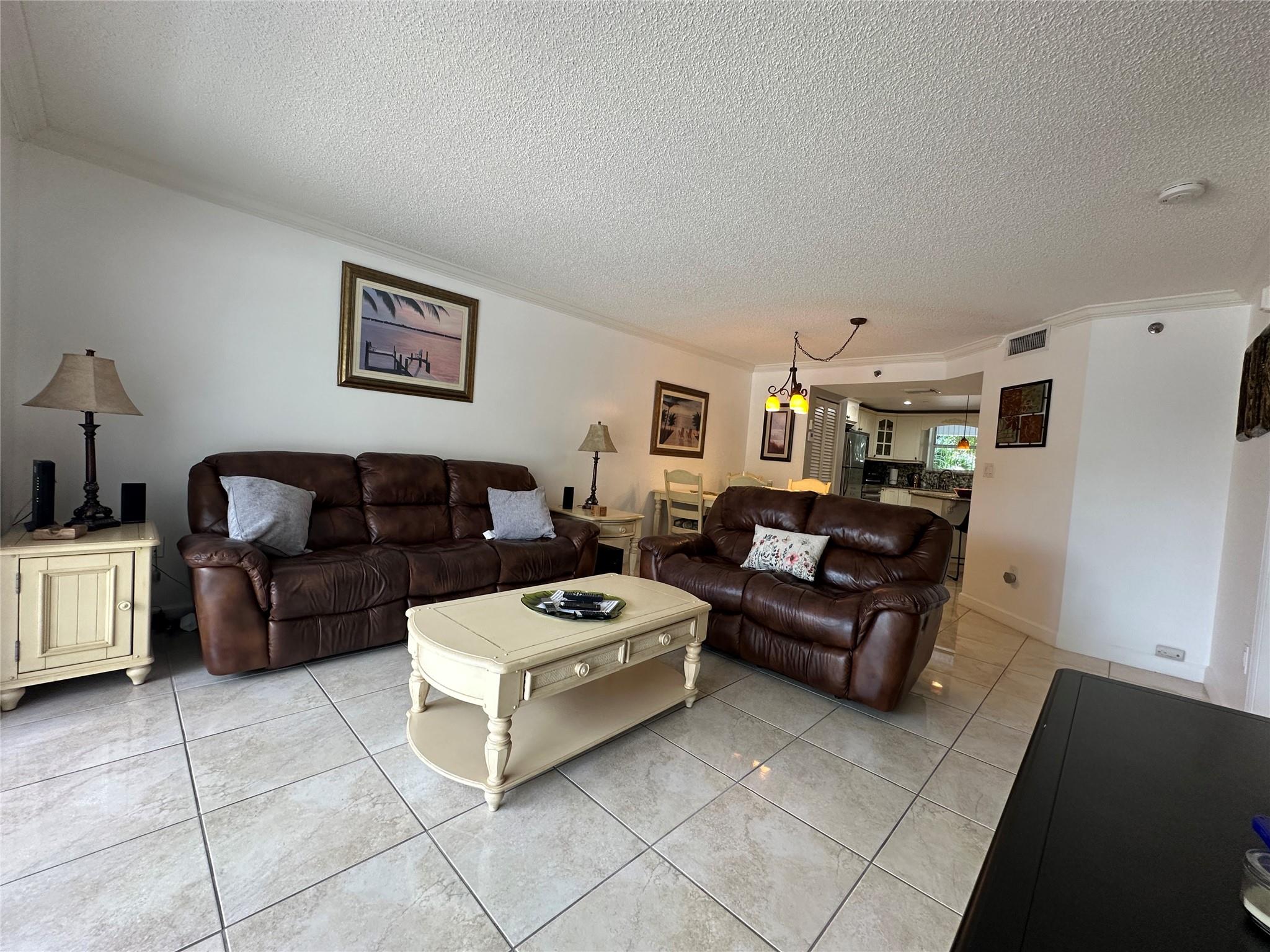 Le Frontenac Condo - Residential Lease