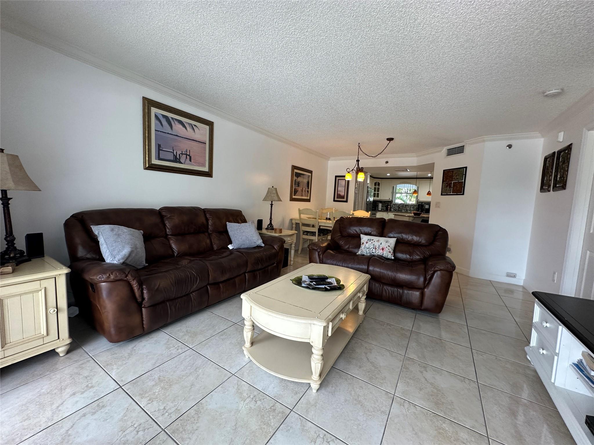 Le Frontenac Condo - Residential Lease