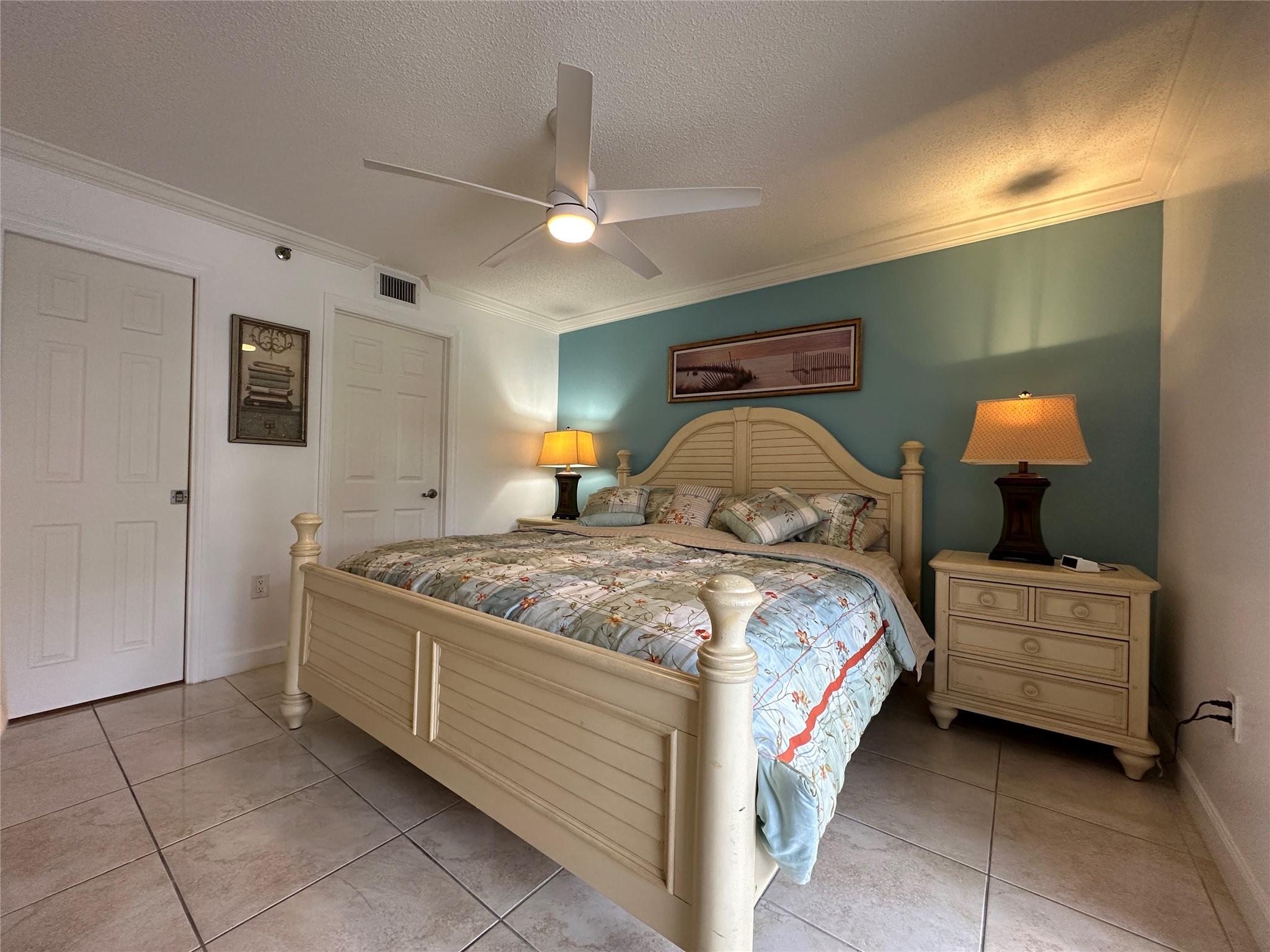 Le Frontenac Condo - Residential Lease