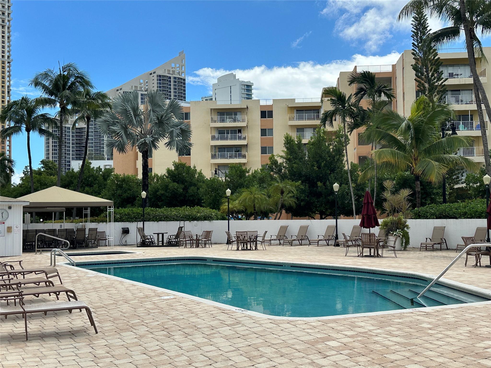 Le Frontenac Condo - Residential Lease