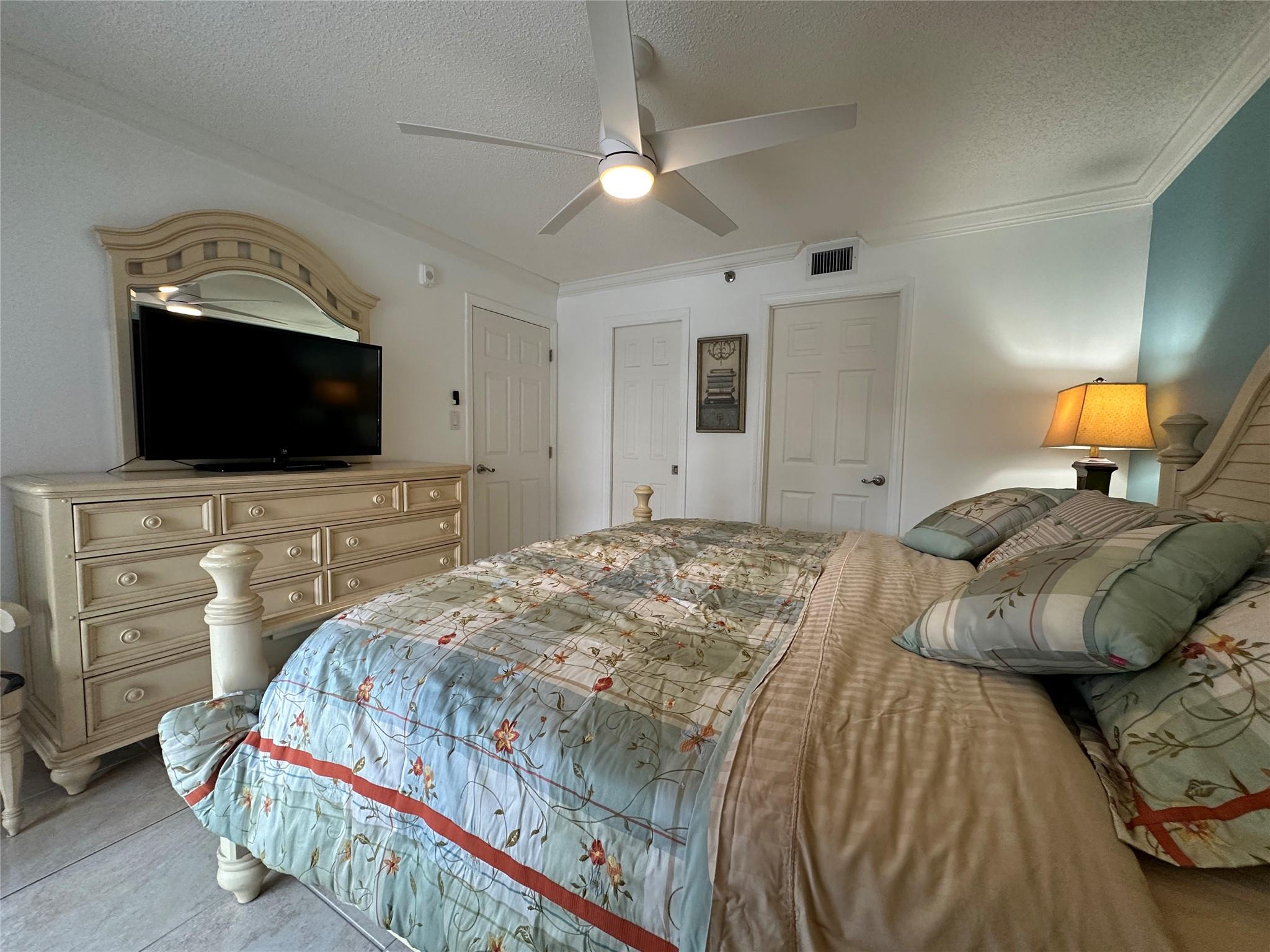 Le Frontenac Condo - Residential Lease