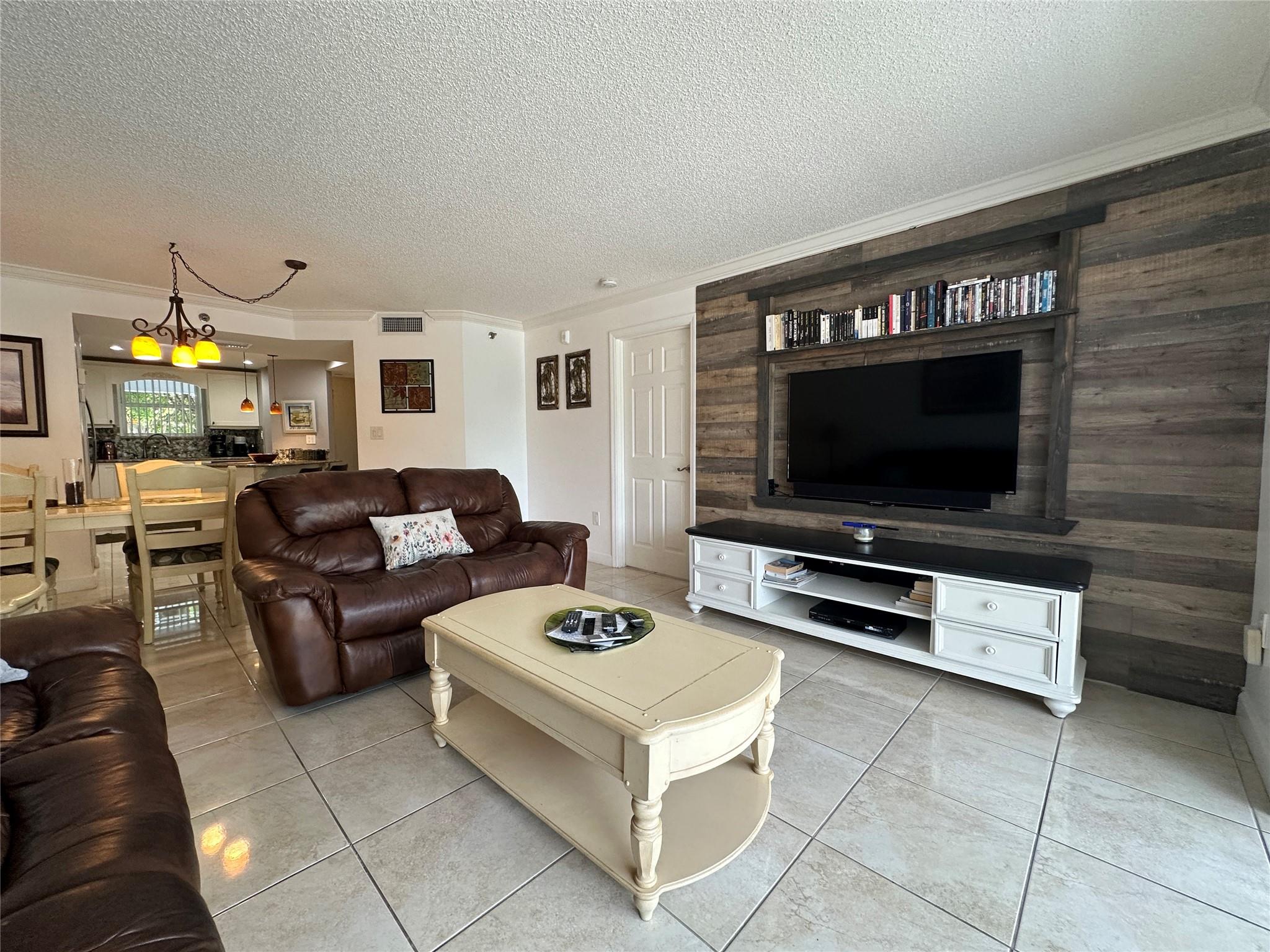 Le Frontenac Condo - Residential Lease