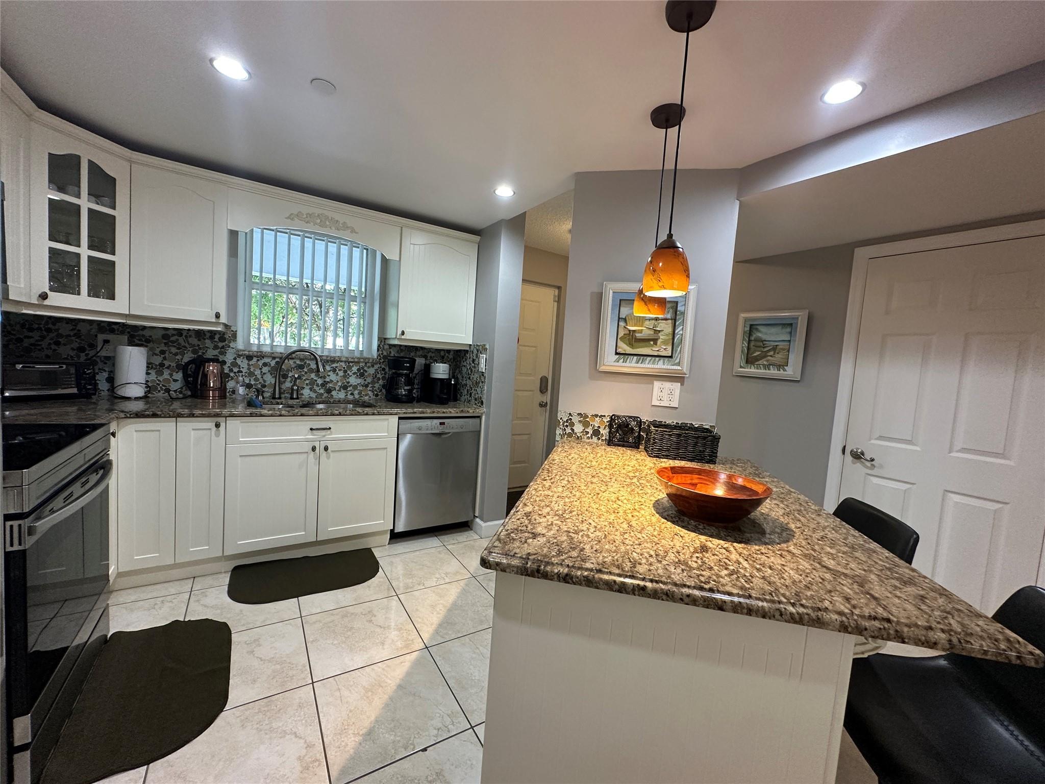 Le Frontenac Condo - Residential Lease