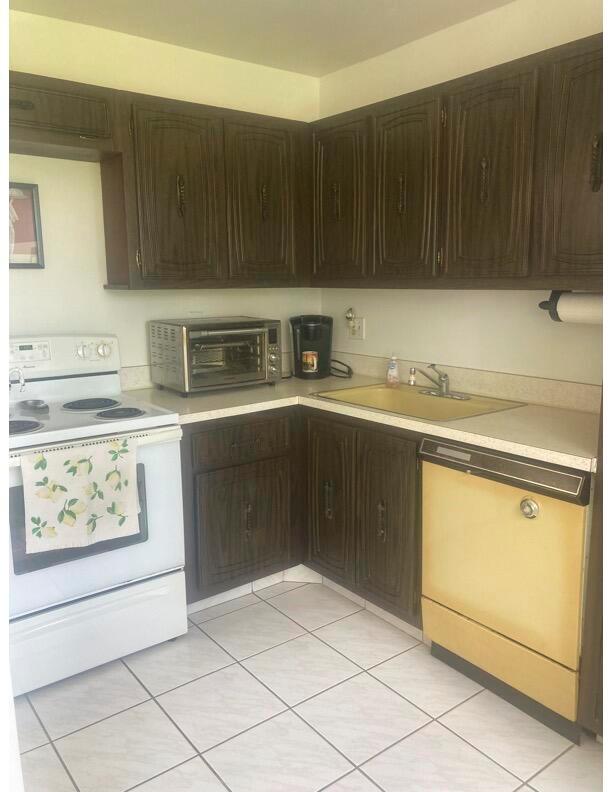 COLONIAL CLUB CONDO SEC 2 - Residential