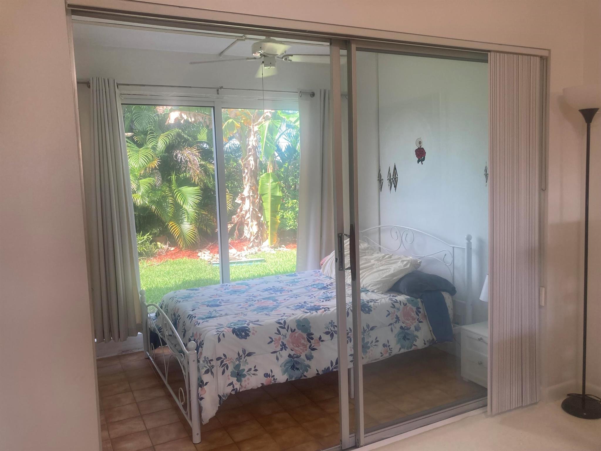 COLONIAL CLUB CONDO SEC 2 - Residential