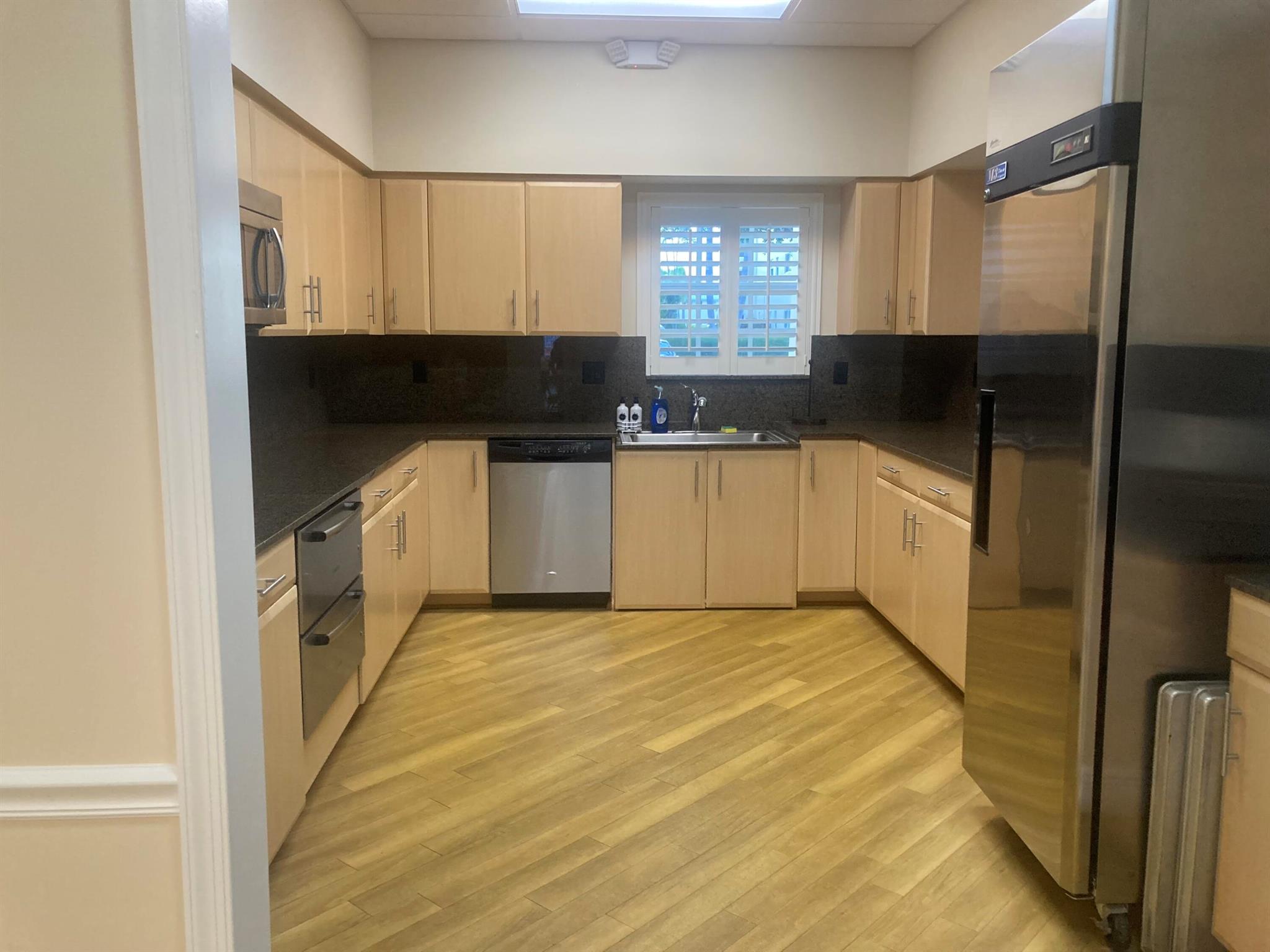 COLONIAL CLUB CONDO SEC 2 - Residential