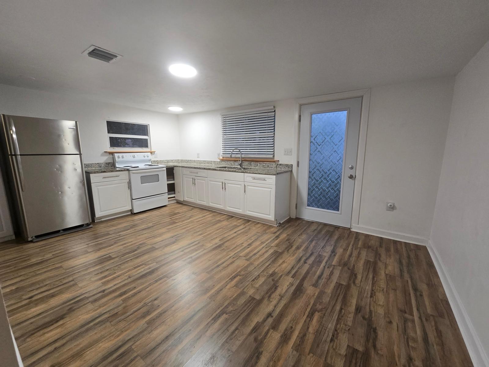 3901 Lakewood Road B