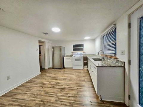 3901 Lakewood Road B Lake Worth Beach FL 33461