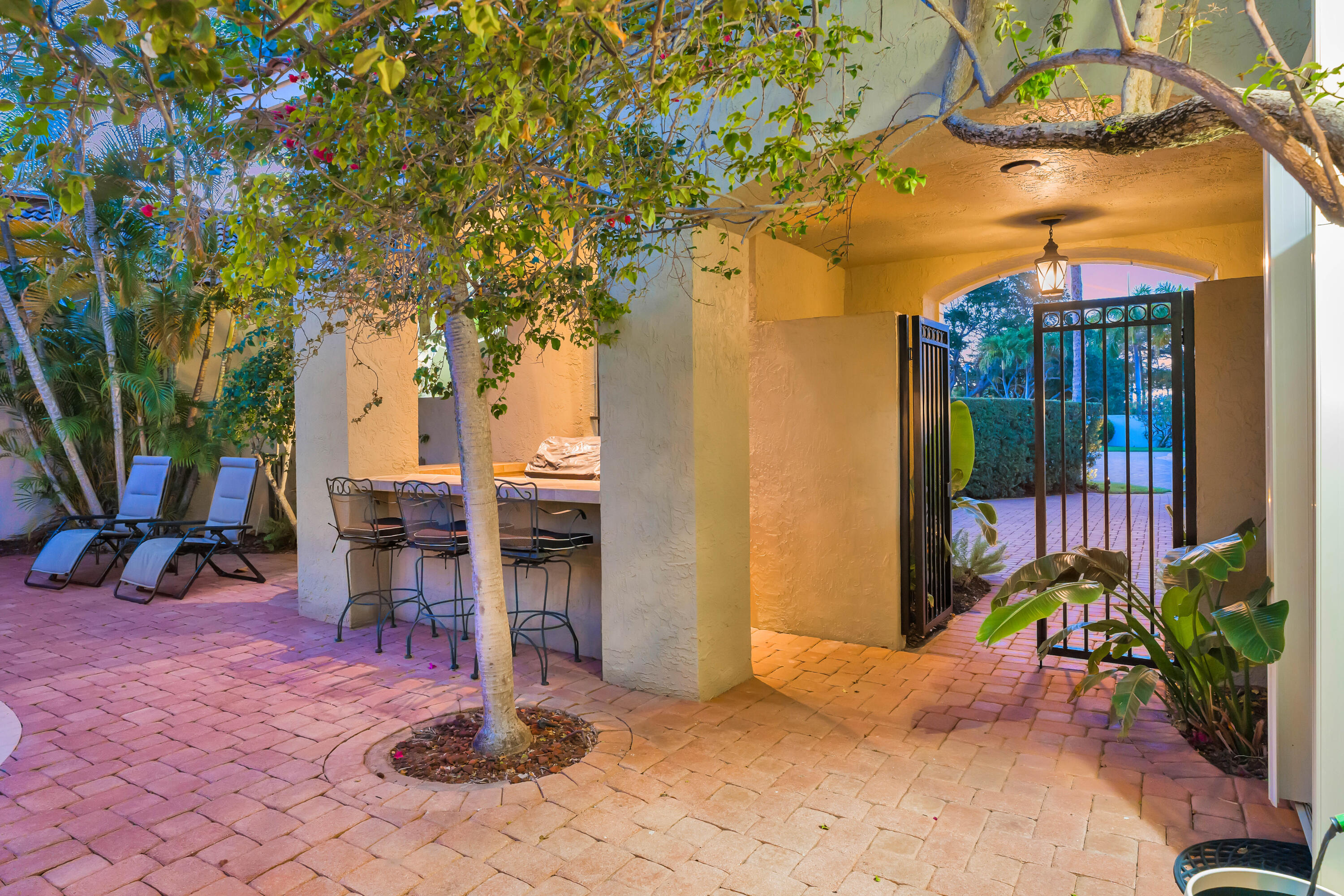 WATERS EDGE EST - Residential