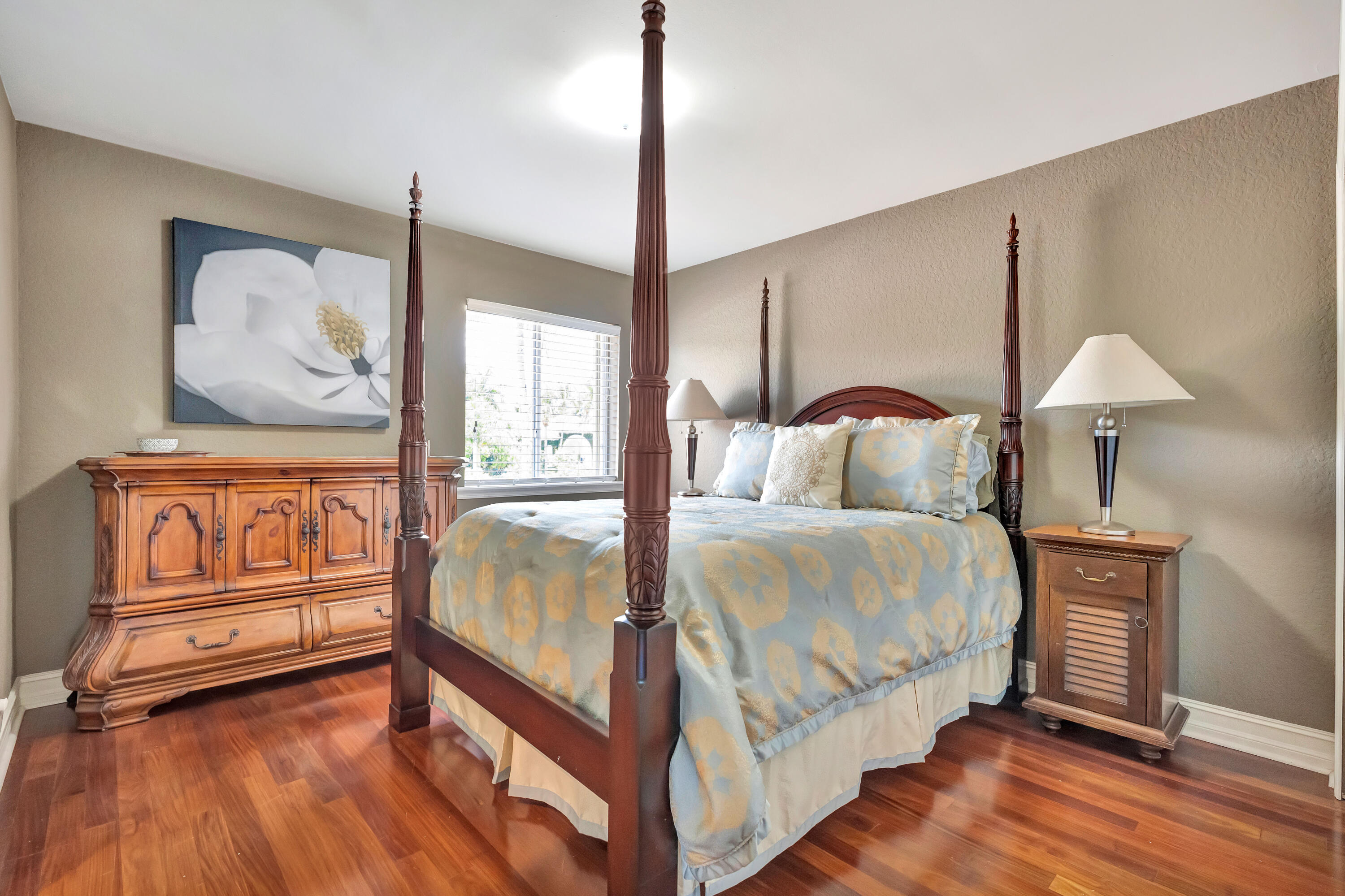WATERS EDGE EST - Residential