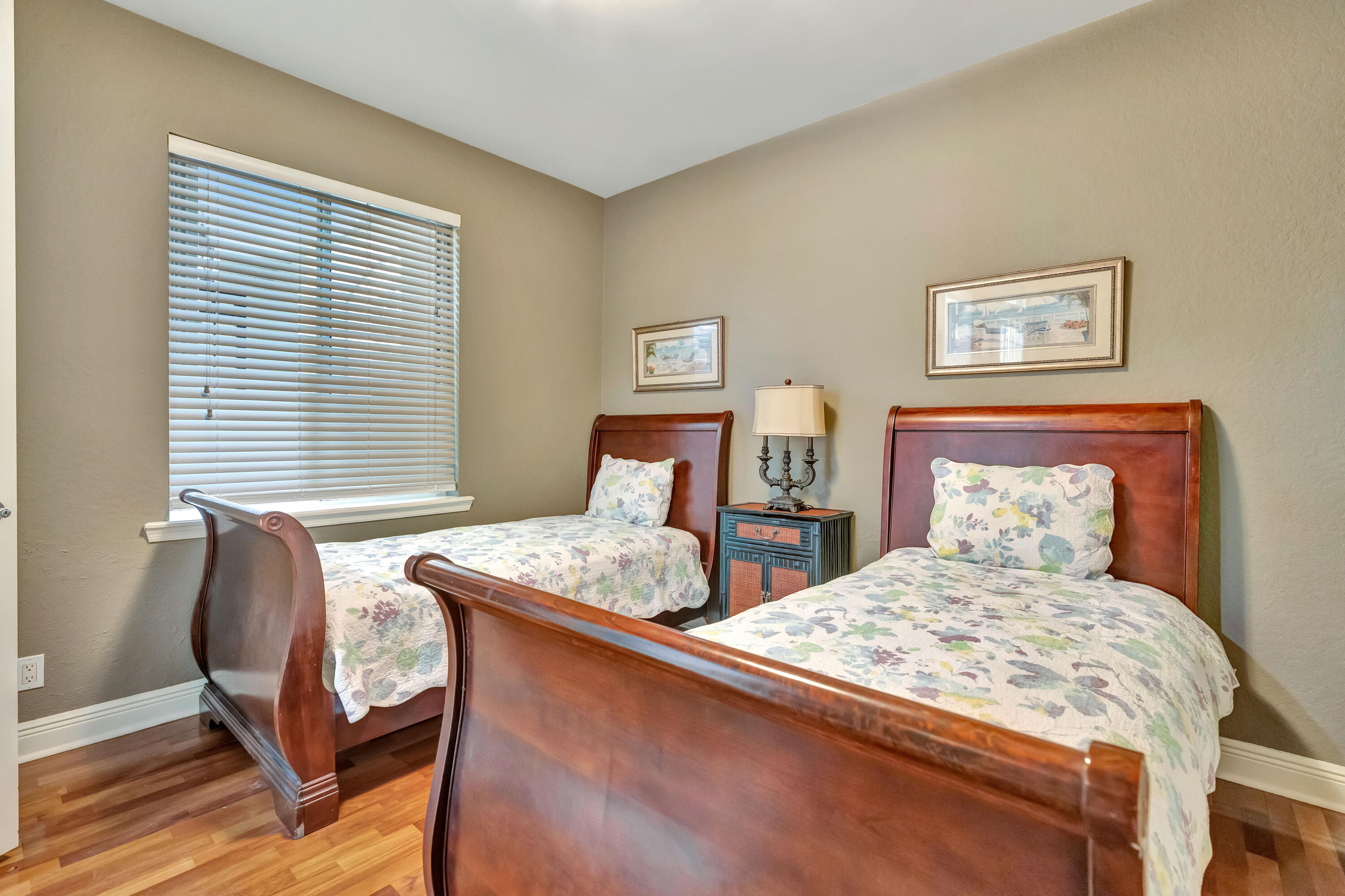 WATERS EDGE EST - Residential