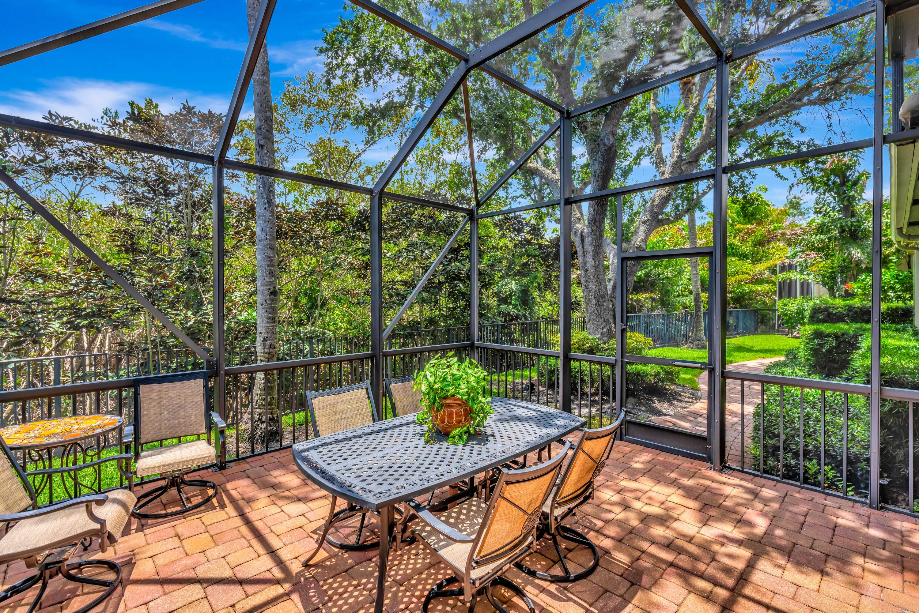WATERS EDGE EST - Residential