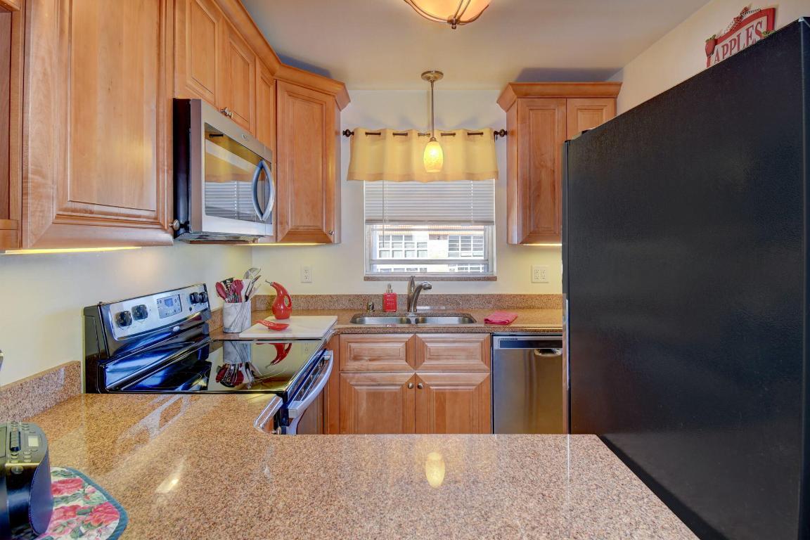 VISTA PINES CONDO - Residential