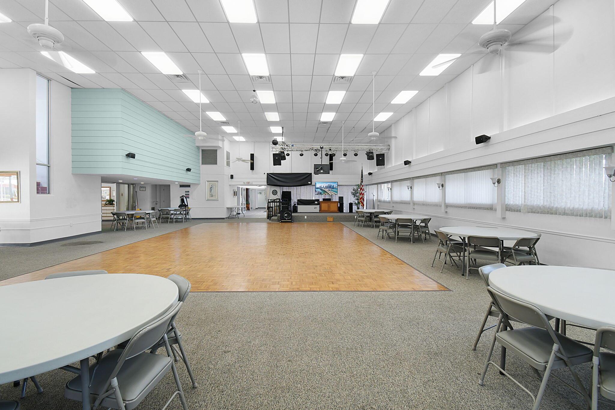 VISTA PINES CONDO - Residential