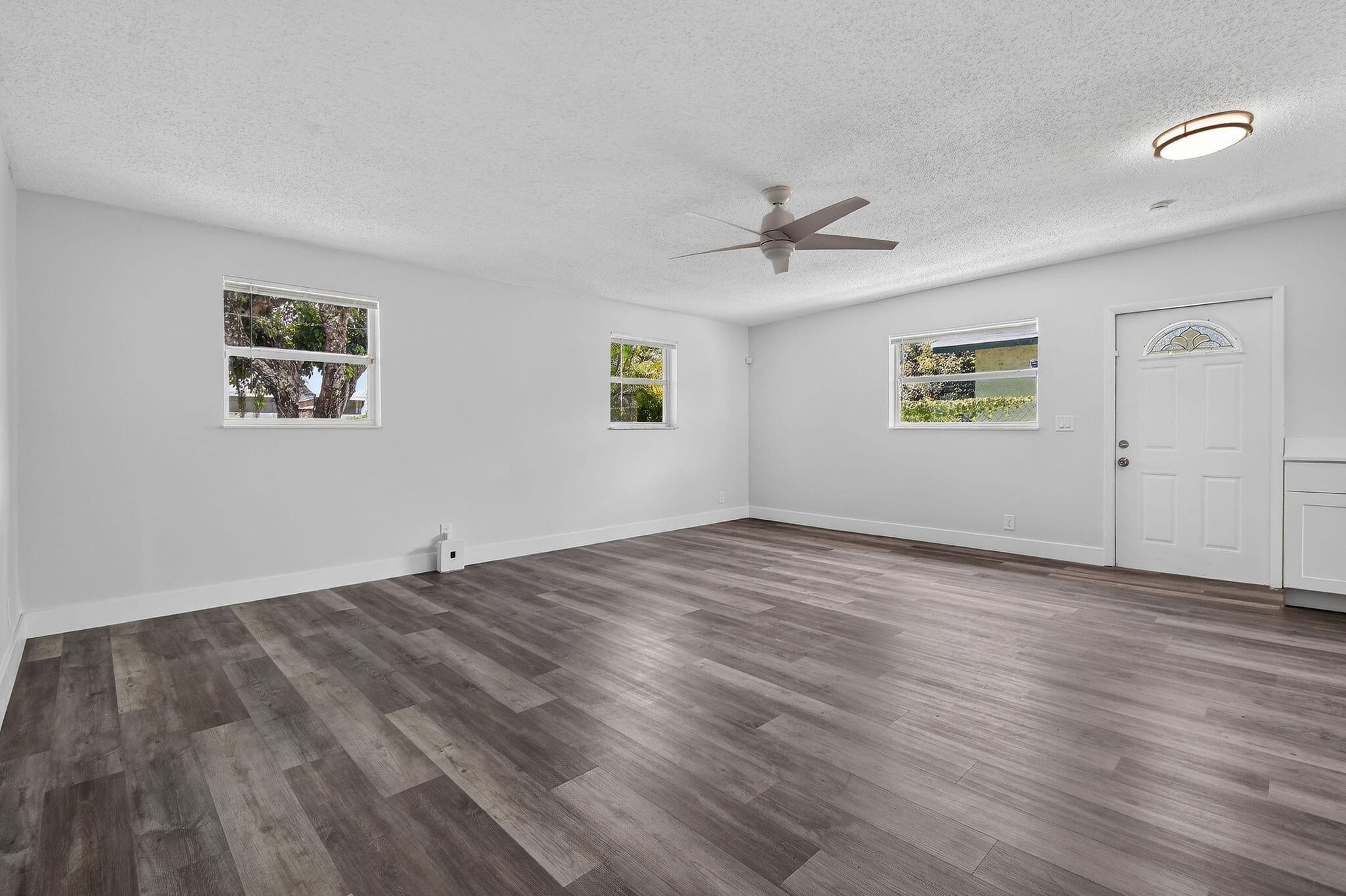 1025 W 7TH Street, Riviera Beach, FL, 33404/$399,000 4 1025 W 7TH Street