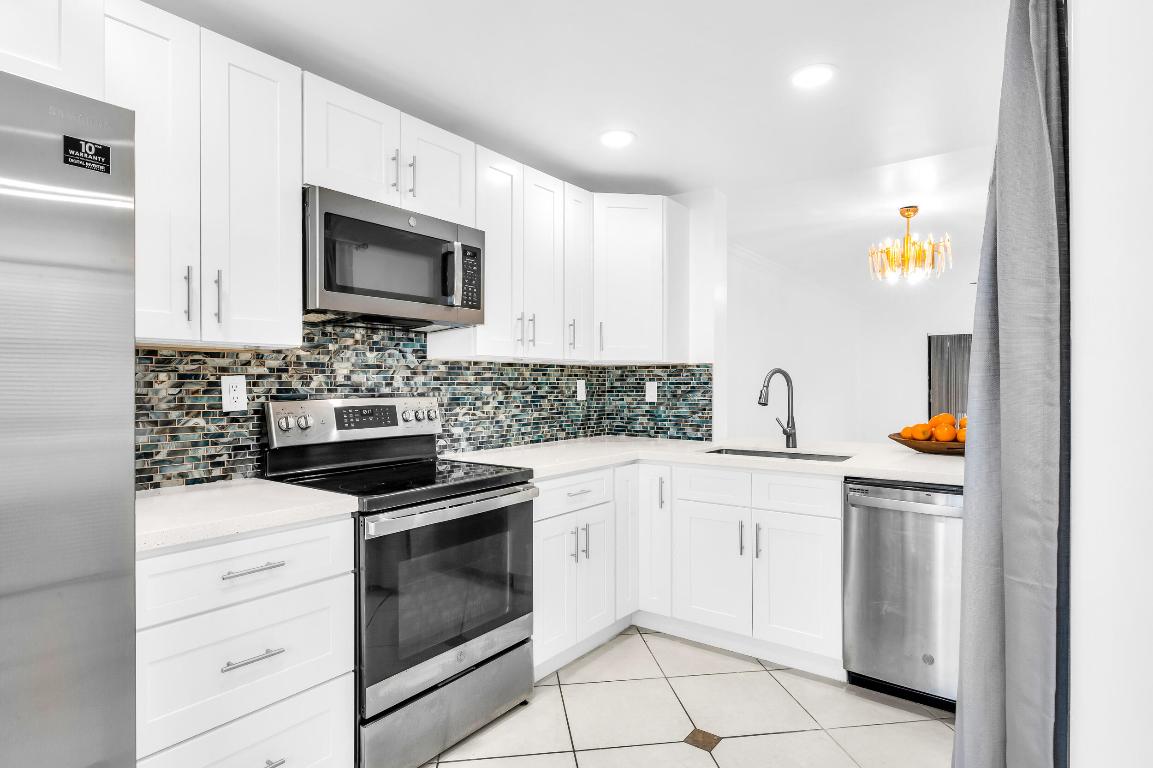 LAURELS AT MARGATE CONDO - Residential Lease