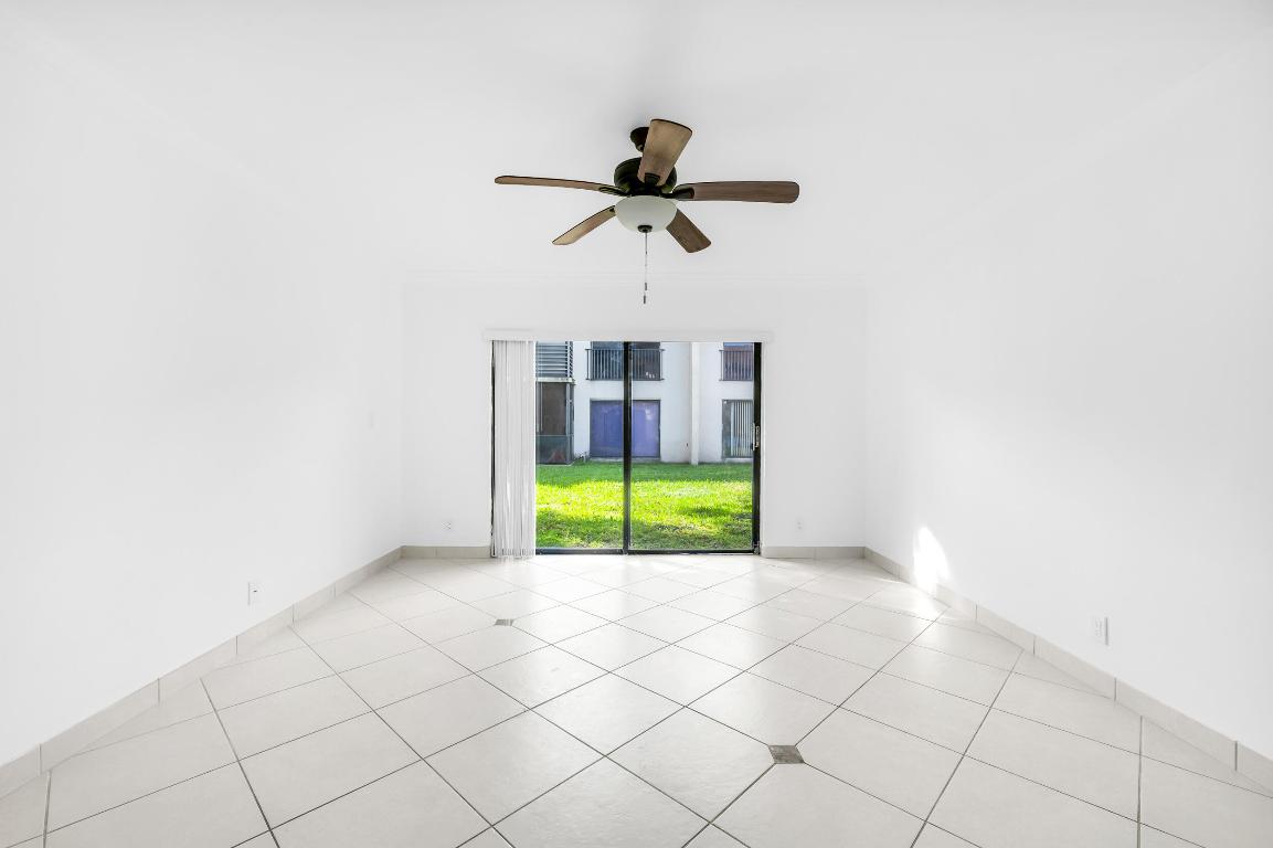 LAURELS AT MARGATE CONDO - Residential Lease