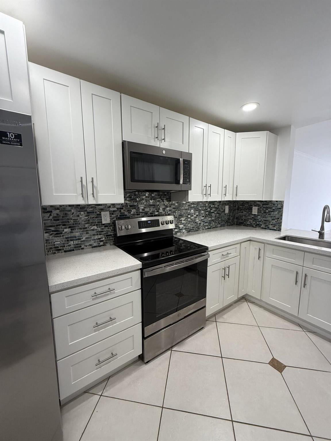 LAURELS AT MARGATE CONDO - Residential Lease