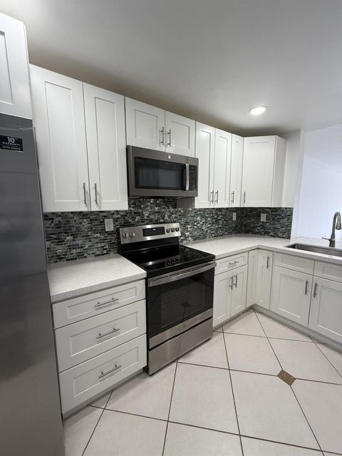 153 W Laurel Drive 1003 Margate FL 33063