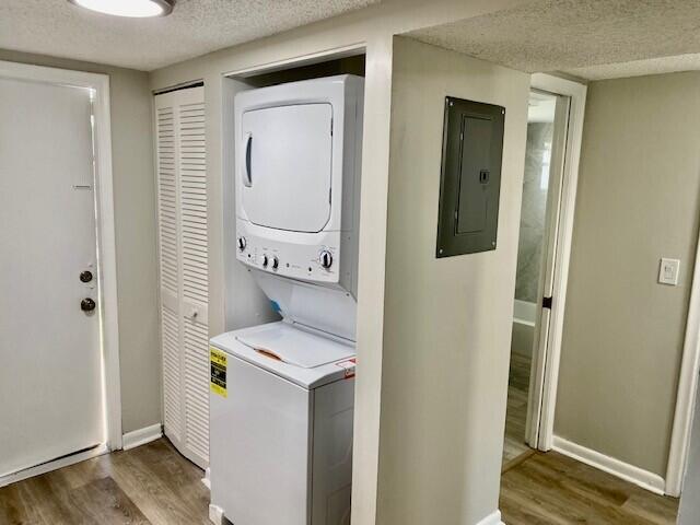 FIRST ENCOUNTER CONDO - Residential Lease