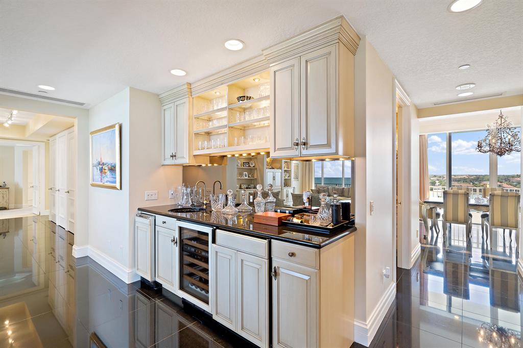 CARLYLE JUPITER ISLAND CONDO - Residential