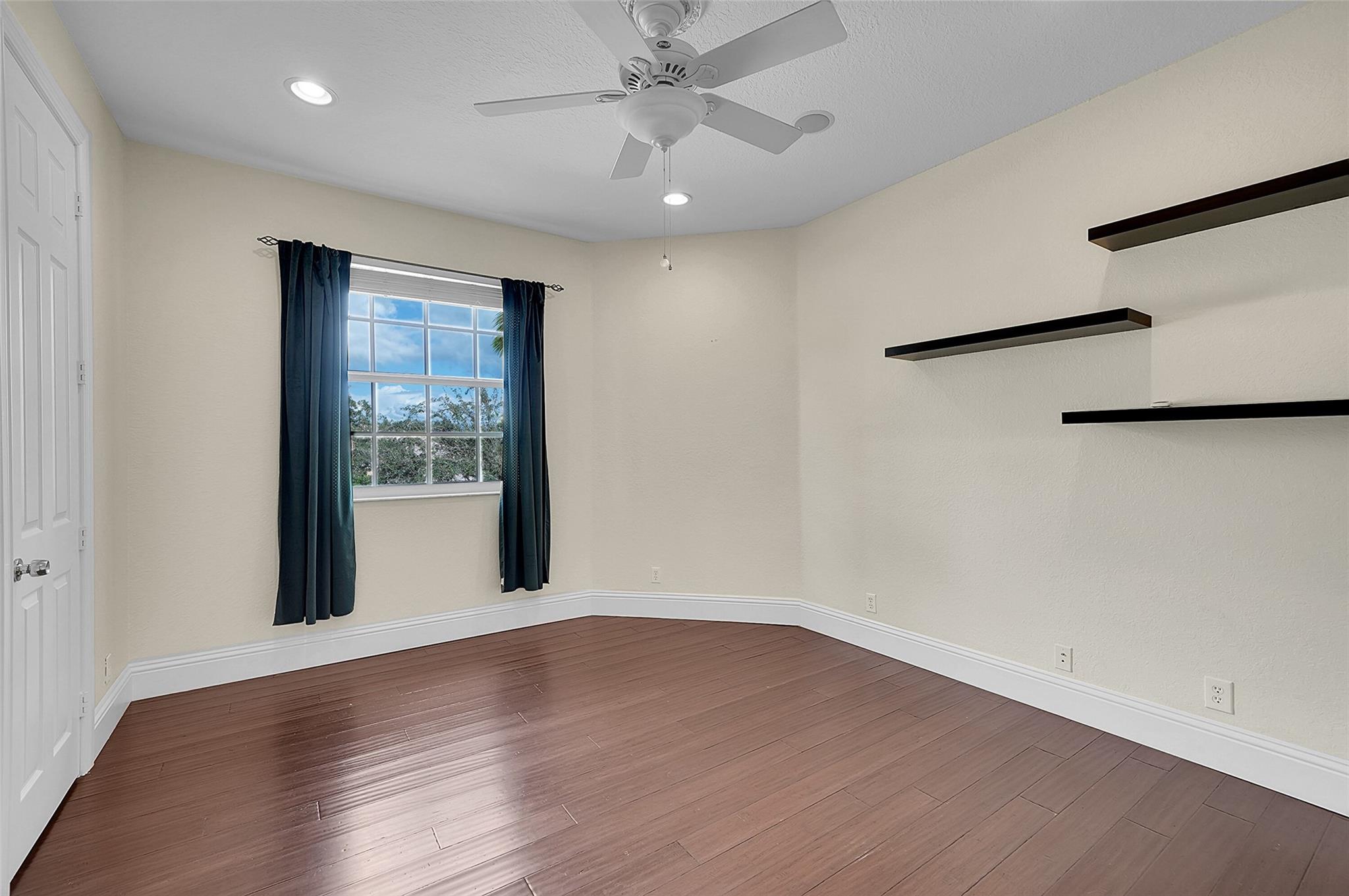 Parkland Isles 164-42 B - Residential Lease