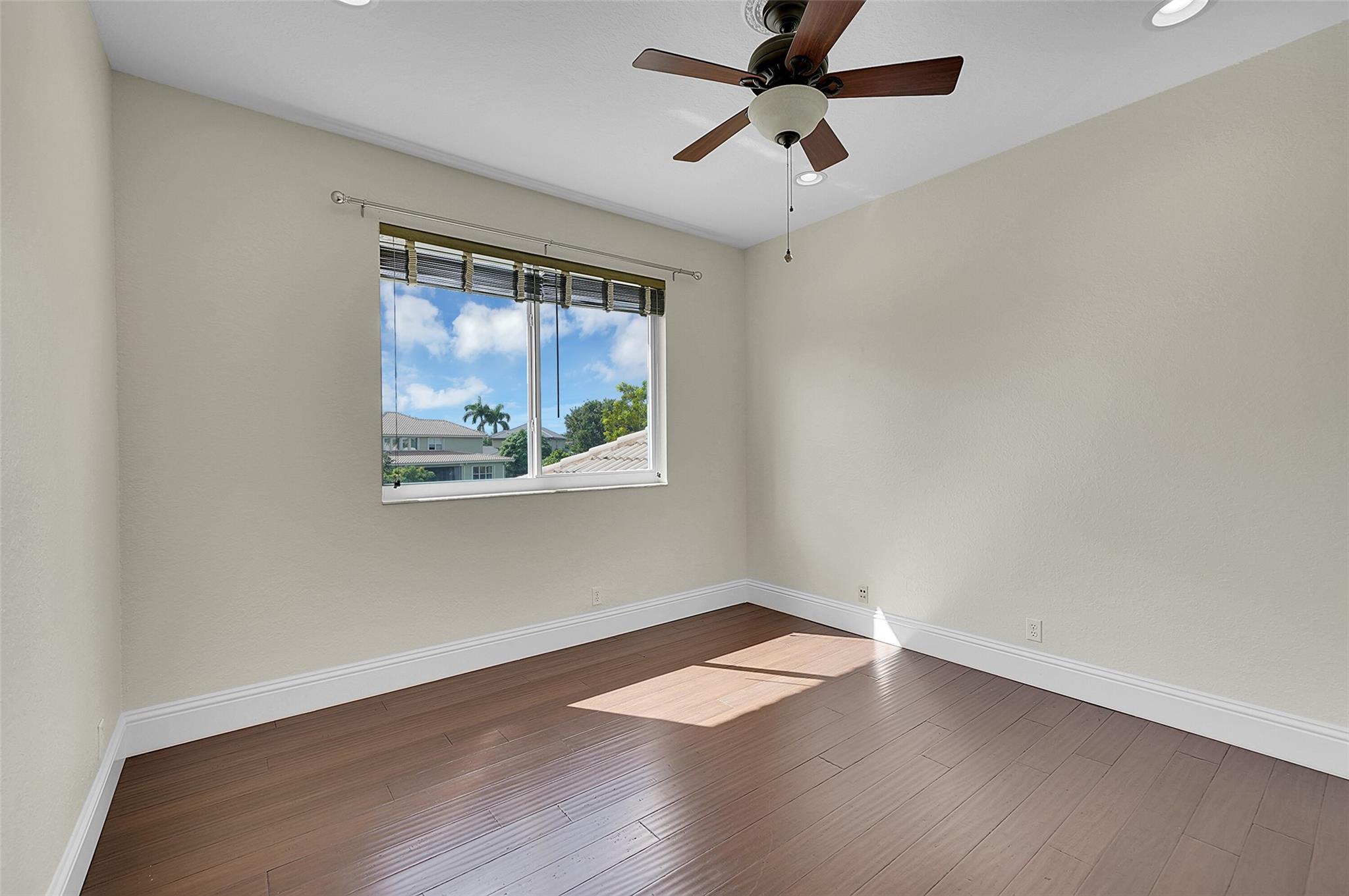Parkland Isles 164-42 B - Residential Lease