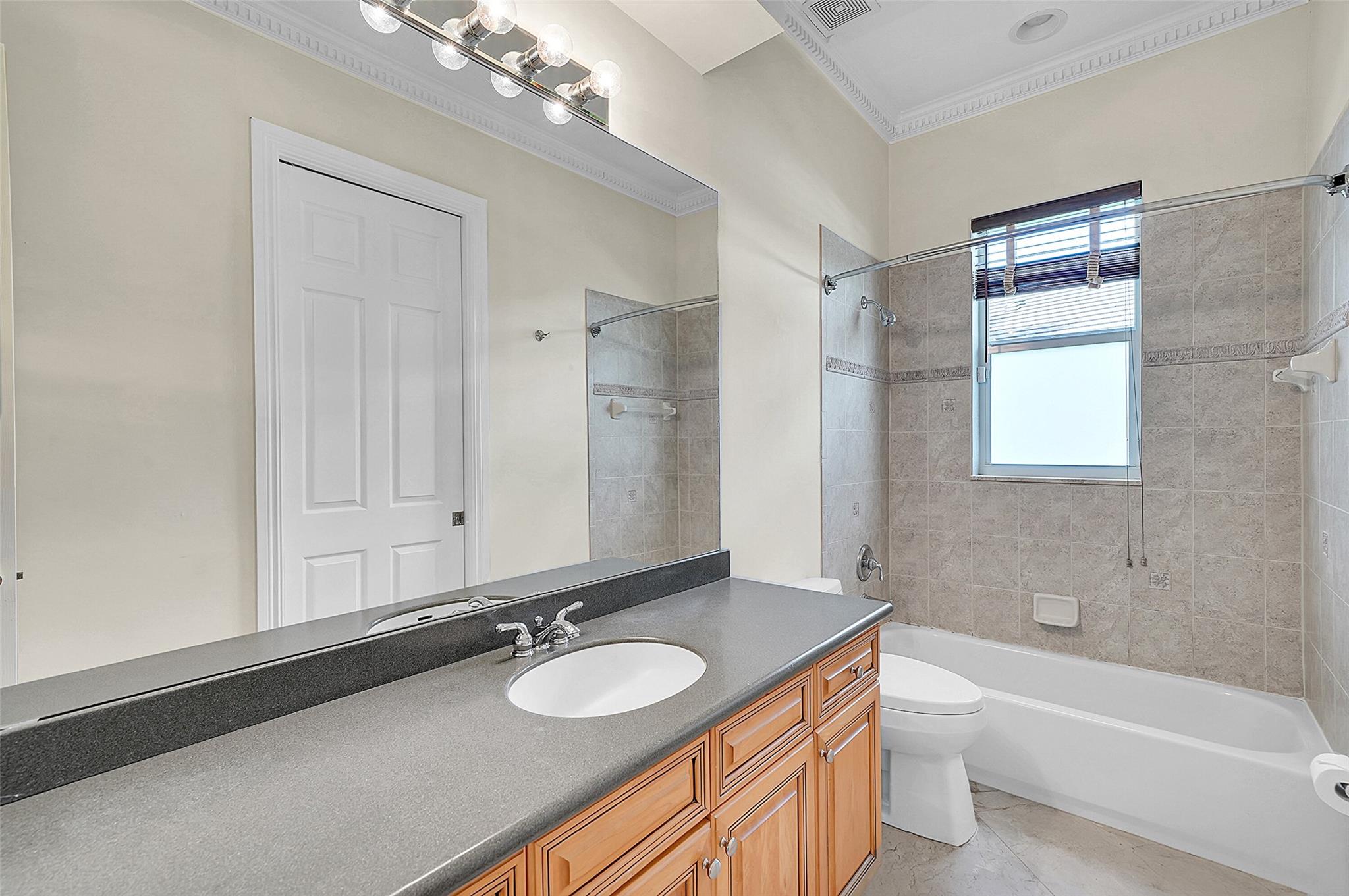 Parkland Isles 164-42 B - Residential Lease