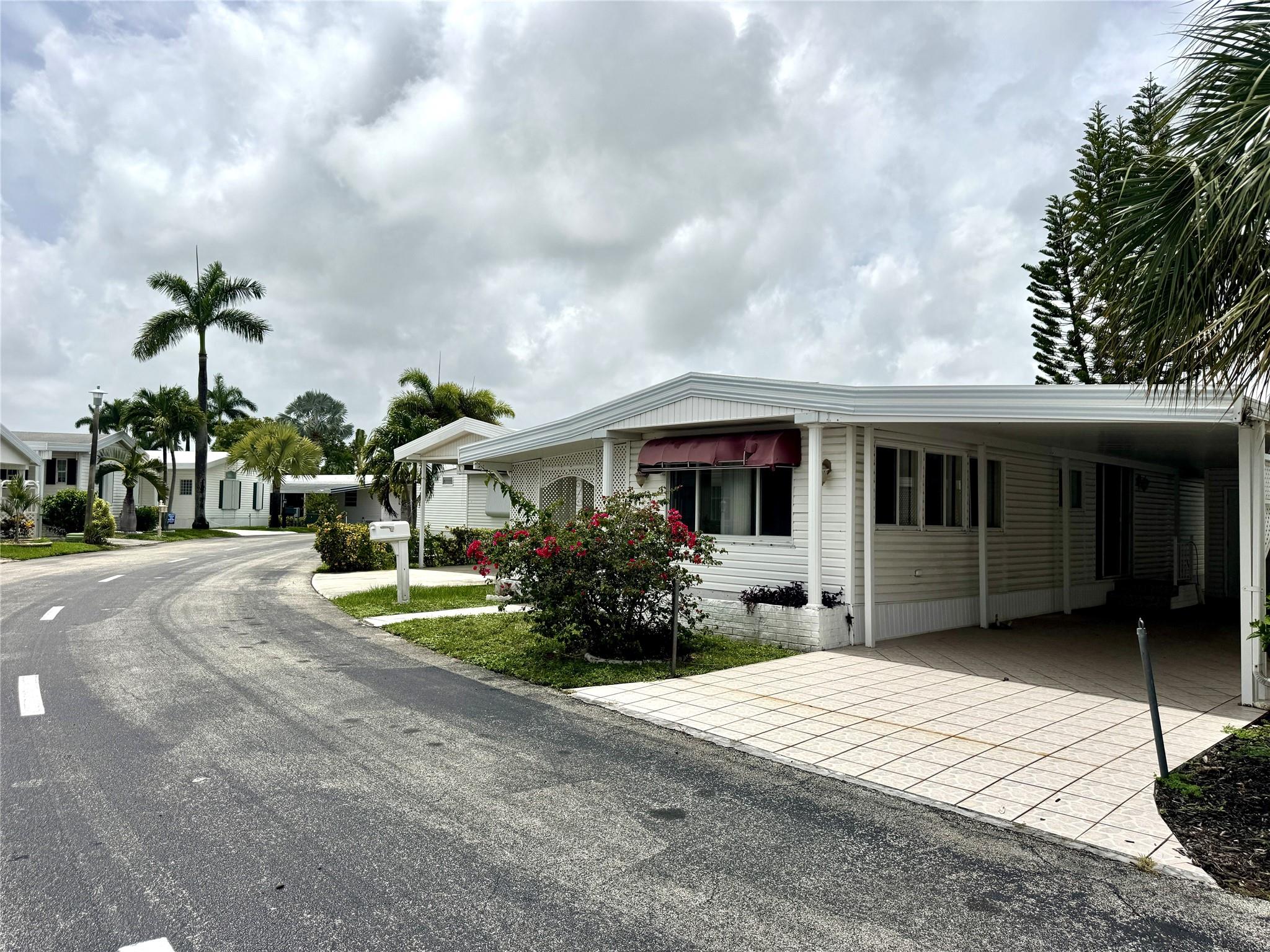 109 N Key Dr, Hallandale Beach, FL, 33009/$55,000 3 109 N Key Dr