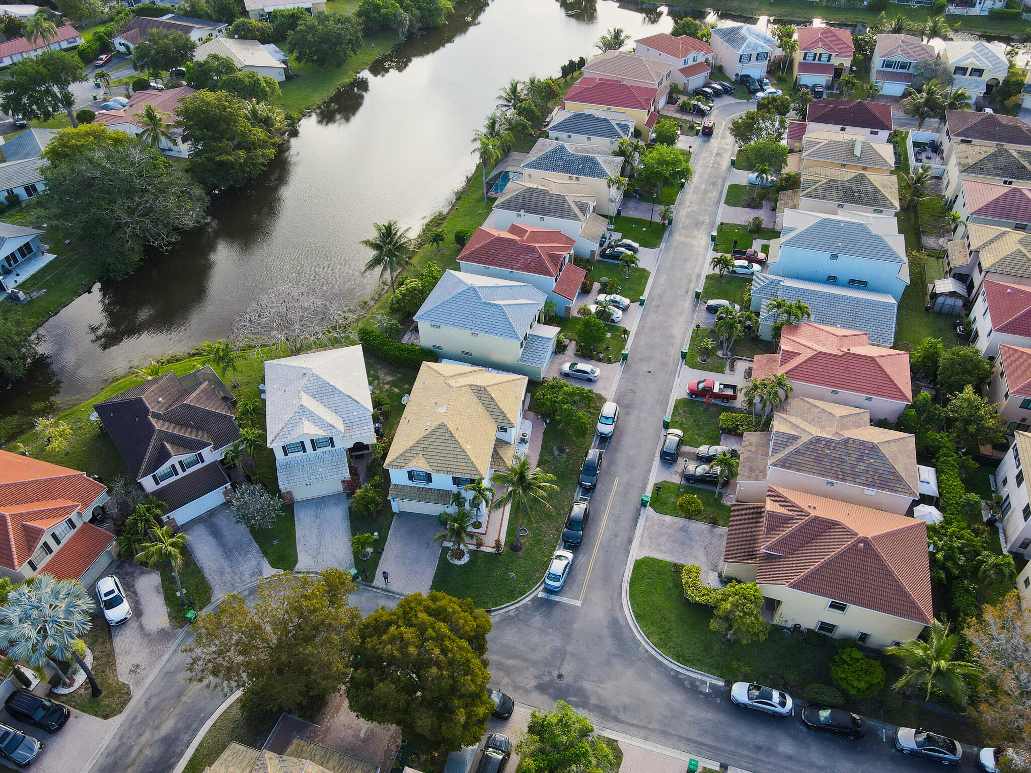 COUNTRY CLUB VILLAGE - Residential