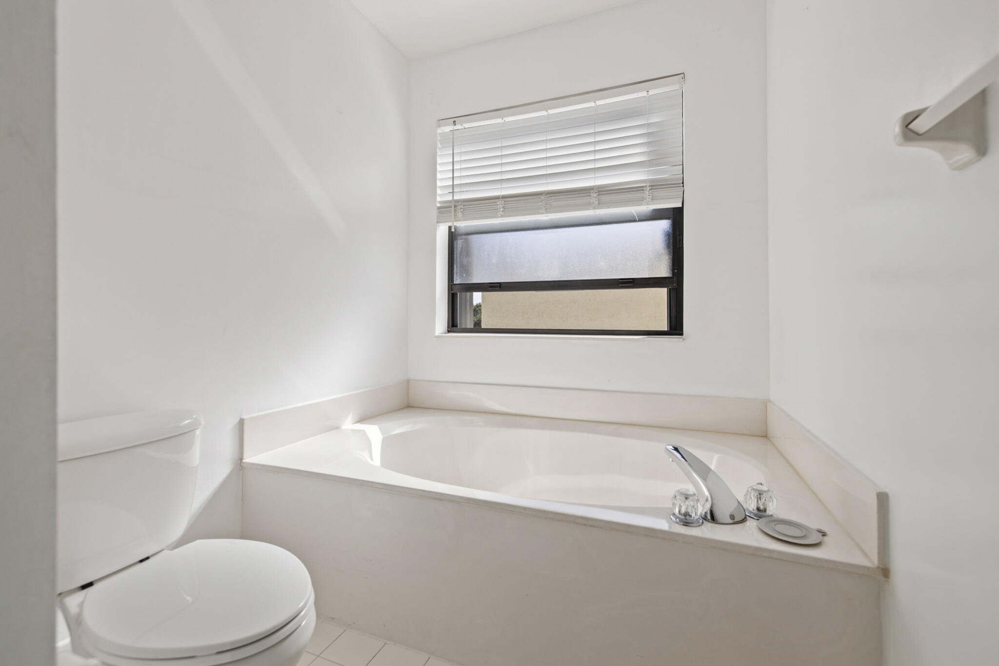 COUNTRY CLUB VILLAGE - Residential