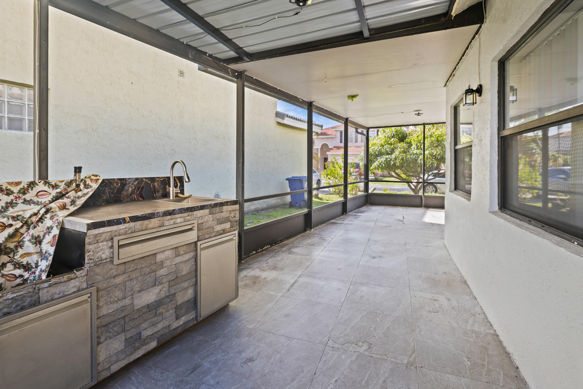 COUNTRY CLUB VILLAGE - Residential