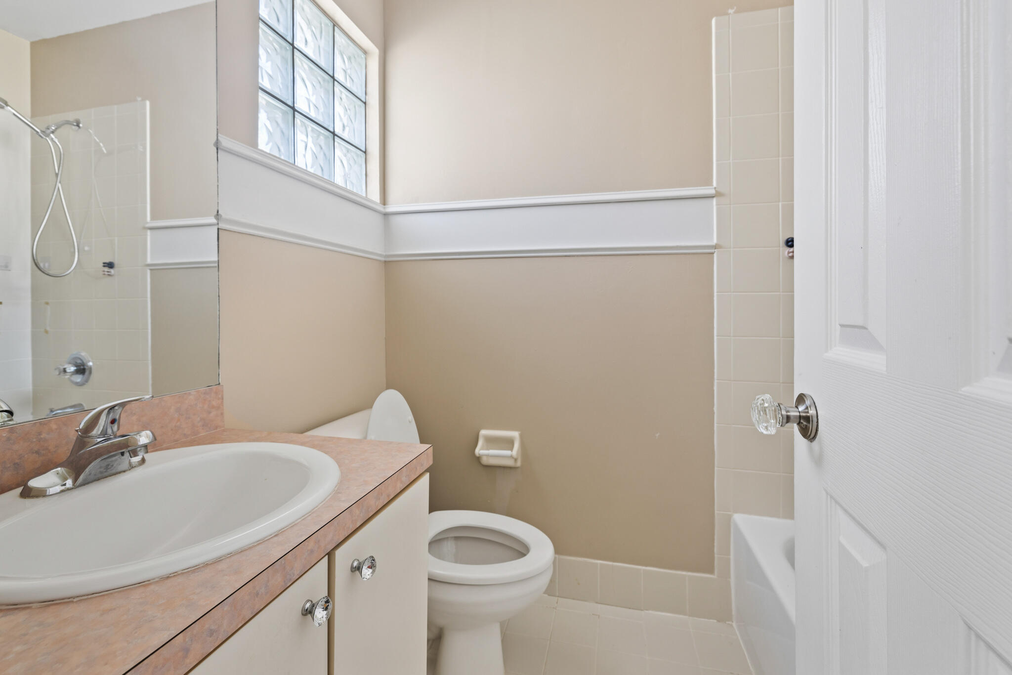 COUNTRY CLUB VILLAGE - Residential