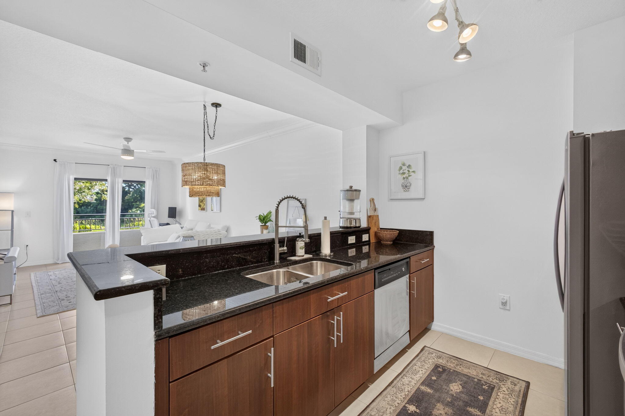 4905 Midtown Lane 2211