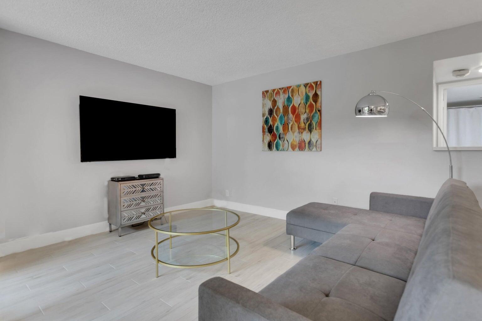 LAVERS DELRAY RACQUET CLUB CONDO - Residential Lease