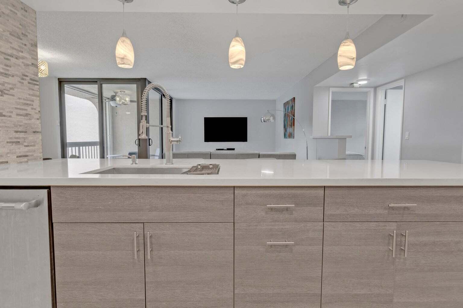 LAVERS DELRAY RACQUET CLUB CONDO - Residential Lease