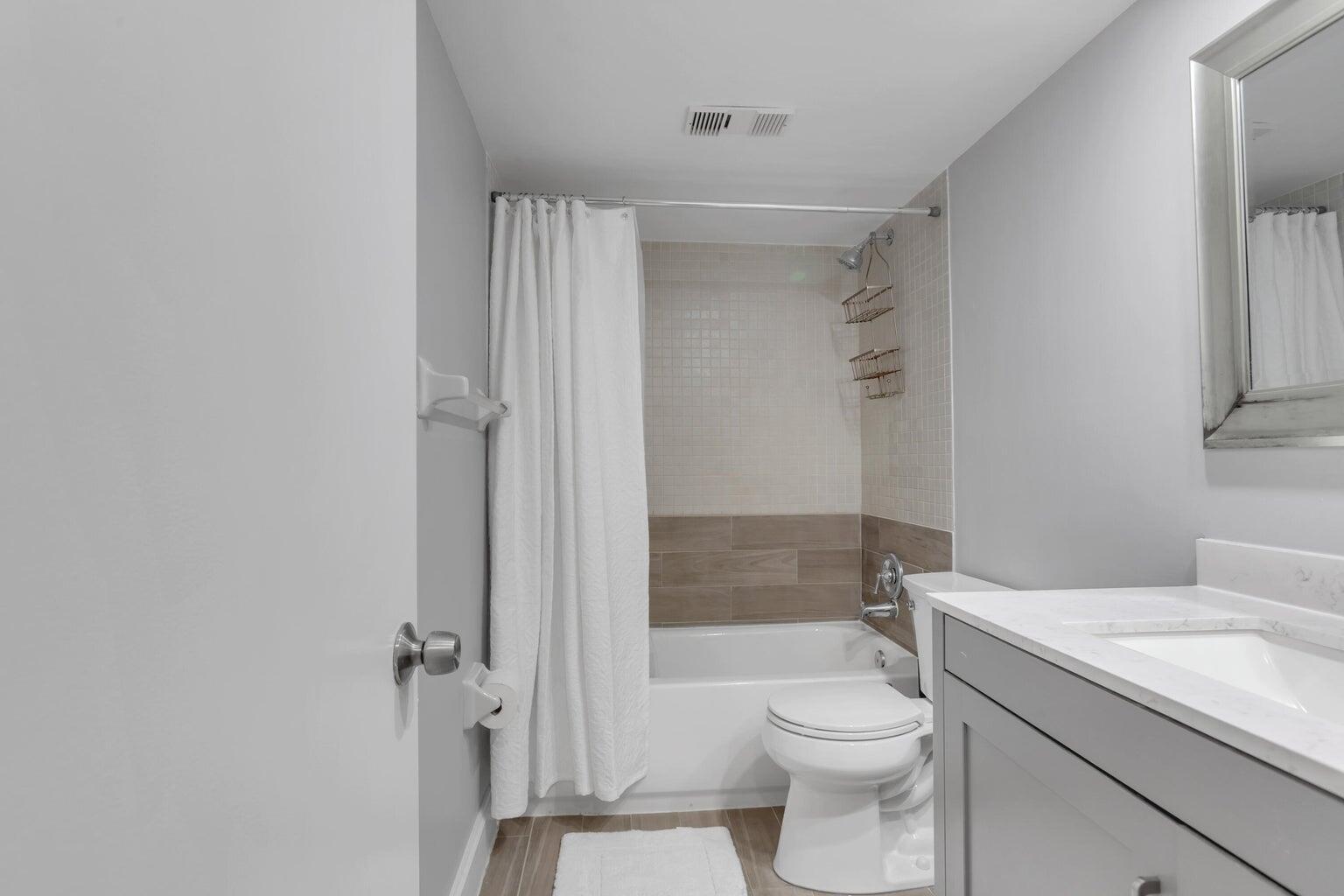 LAVERS DELRAY RACQUET CLUB CONDO - Residential Lease