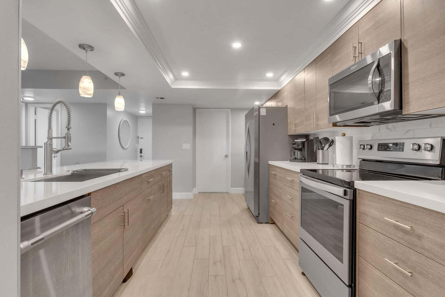 LAVERS DELRAY RACQUET CLUB CONDO - Residential Lease