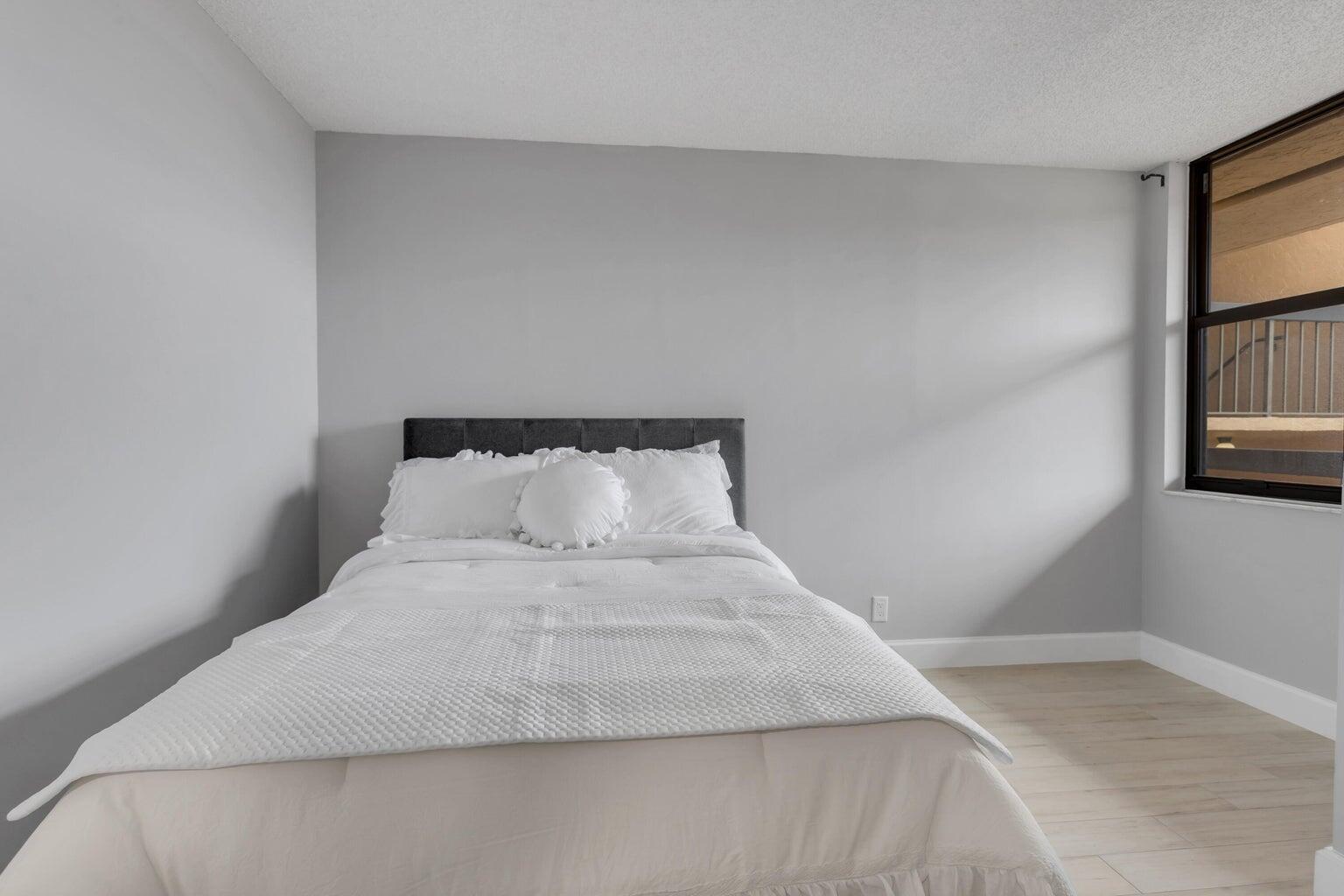 LAVERS DELRAY RACQUET CLUB CONDO - Residential Lease