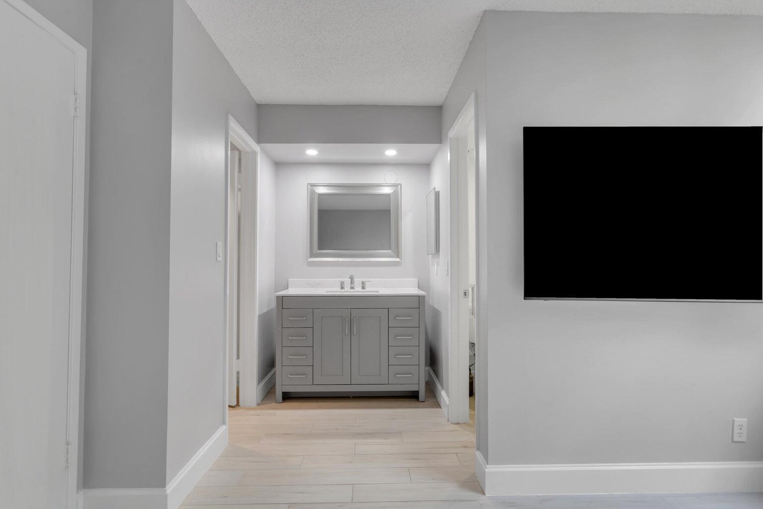 LAVERS DELRAY RACQUET CLUB CONDO - Residential Lease