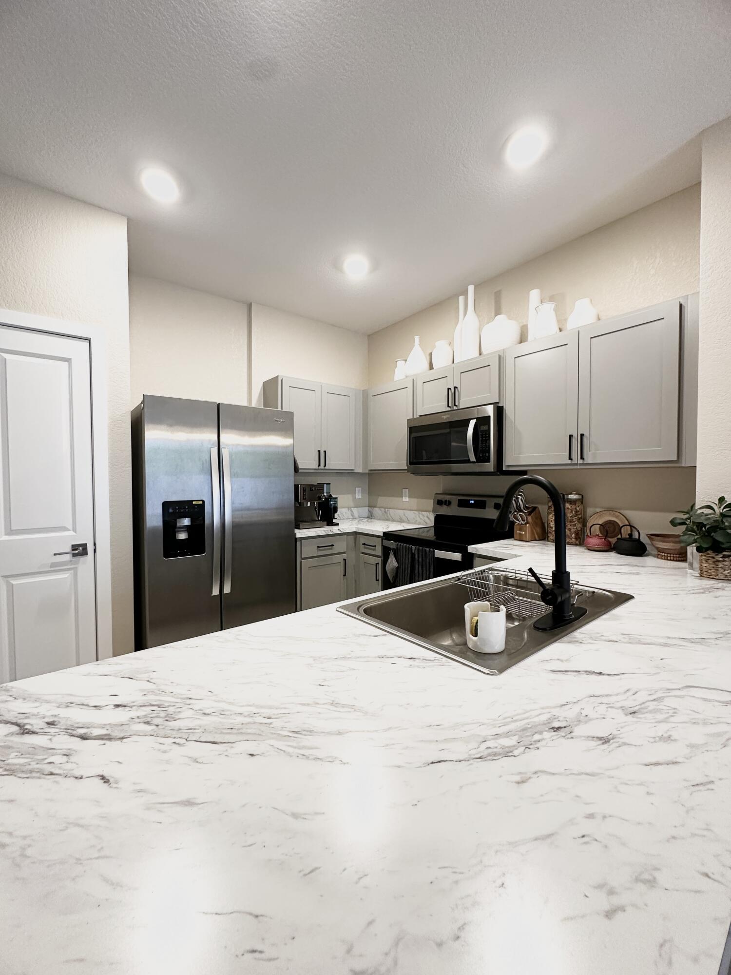 RIVIERA COVE - Residential Lease