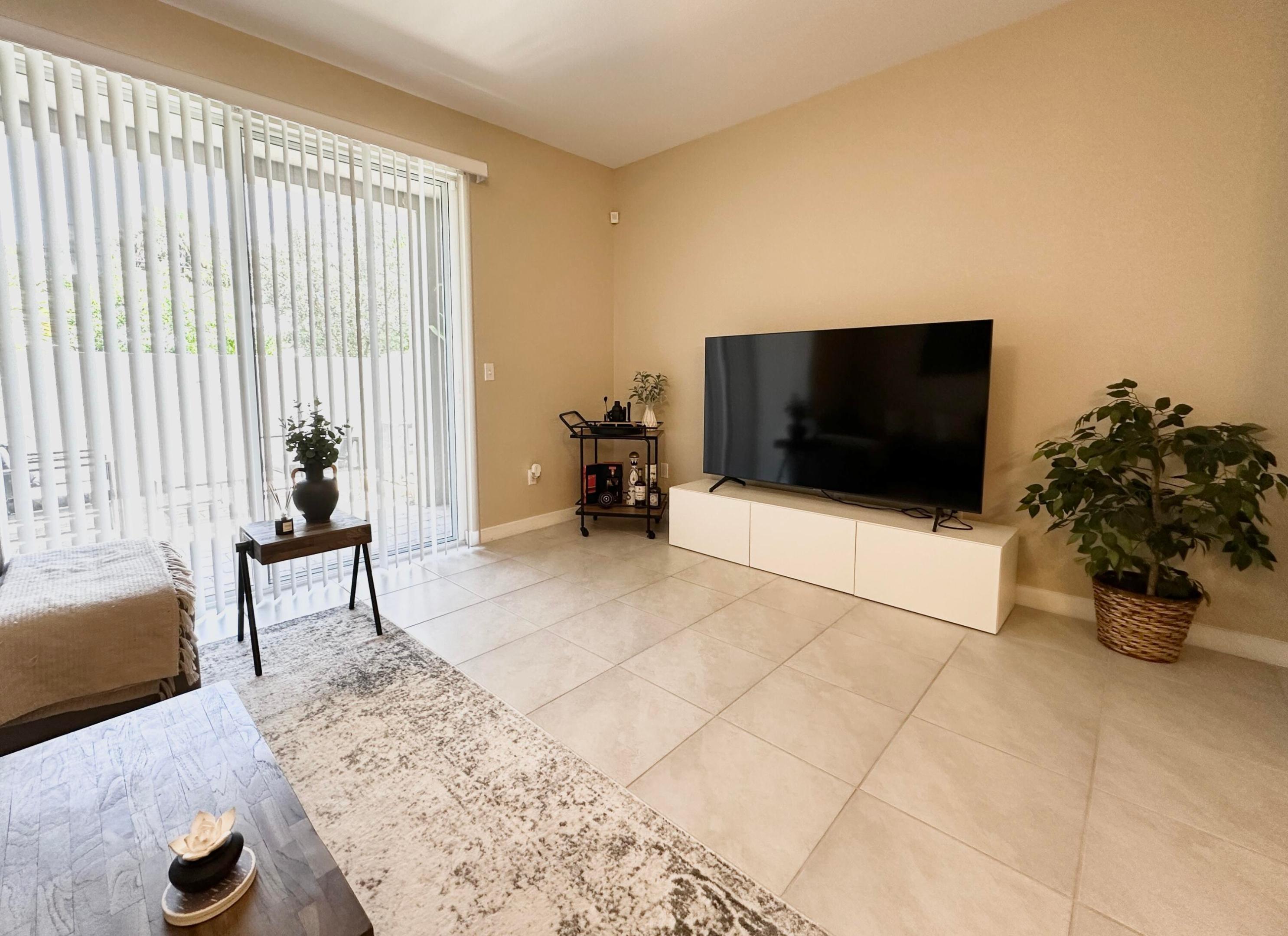 RIVIERA COVE - Residential Lease